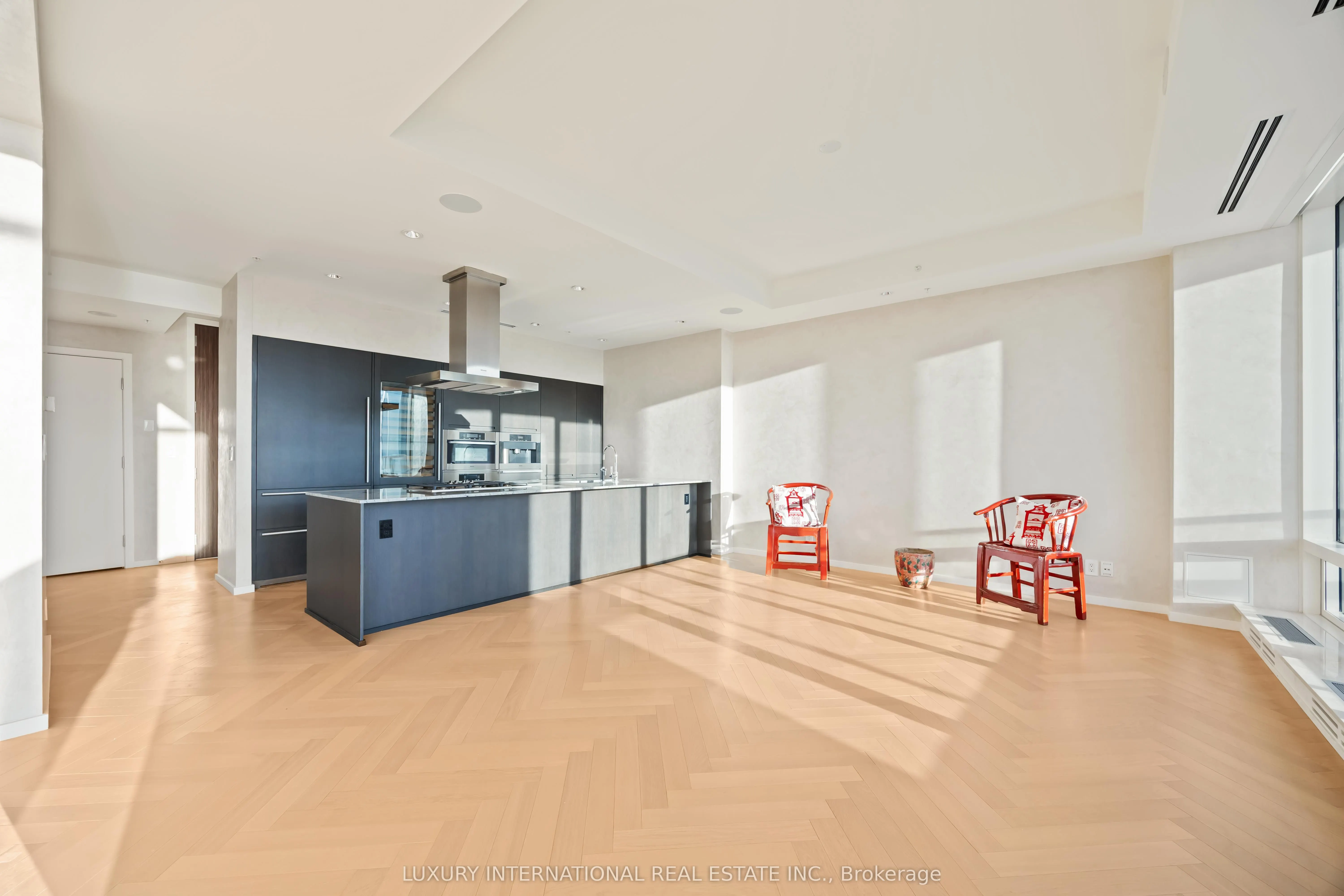180 University Avenue, #5602