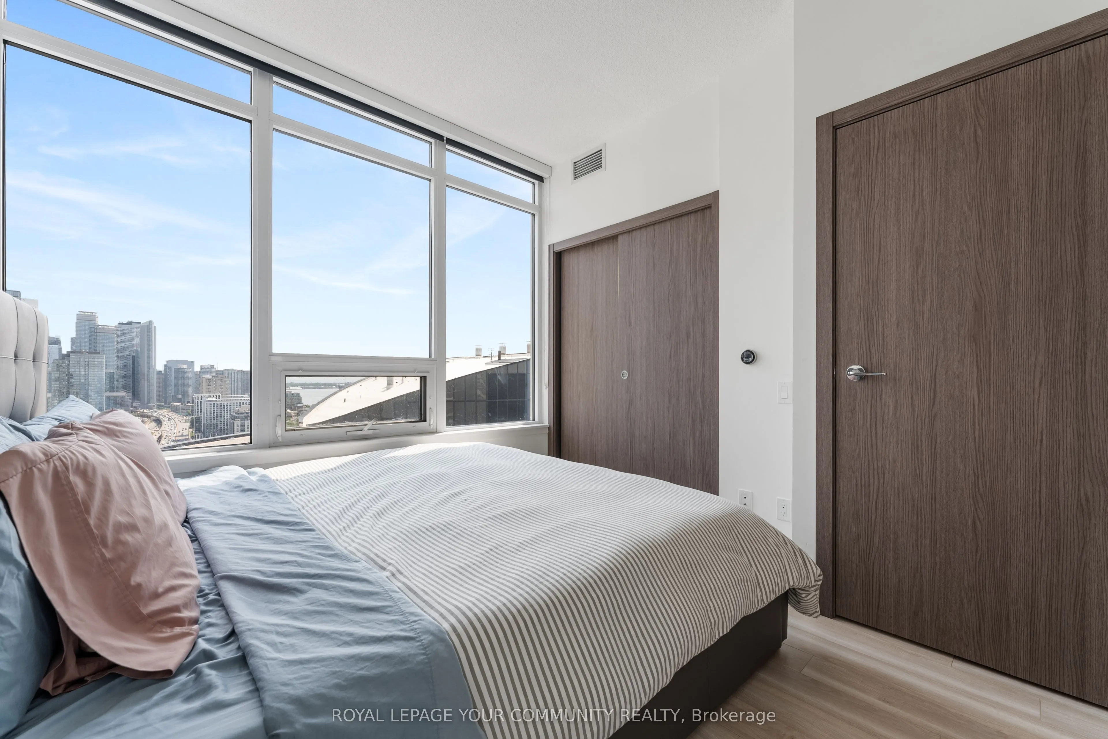 17 Bathurst Street, #3615