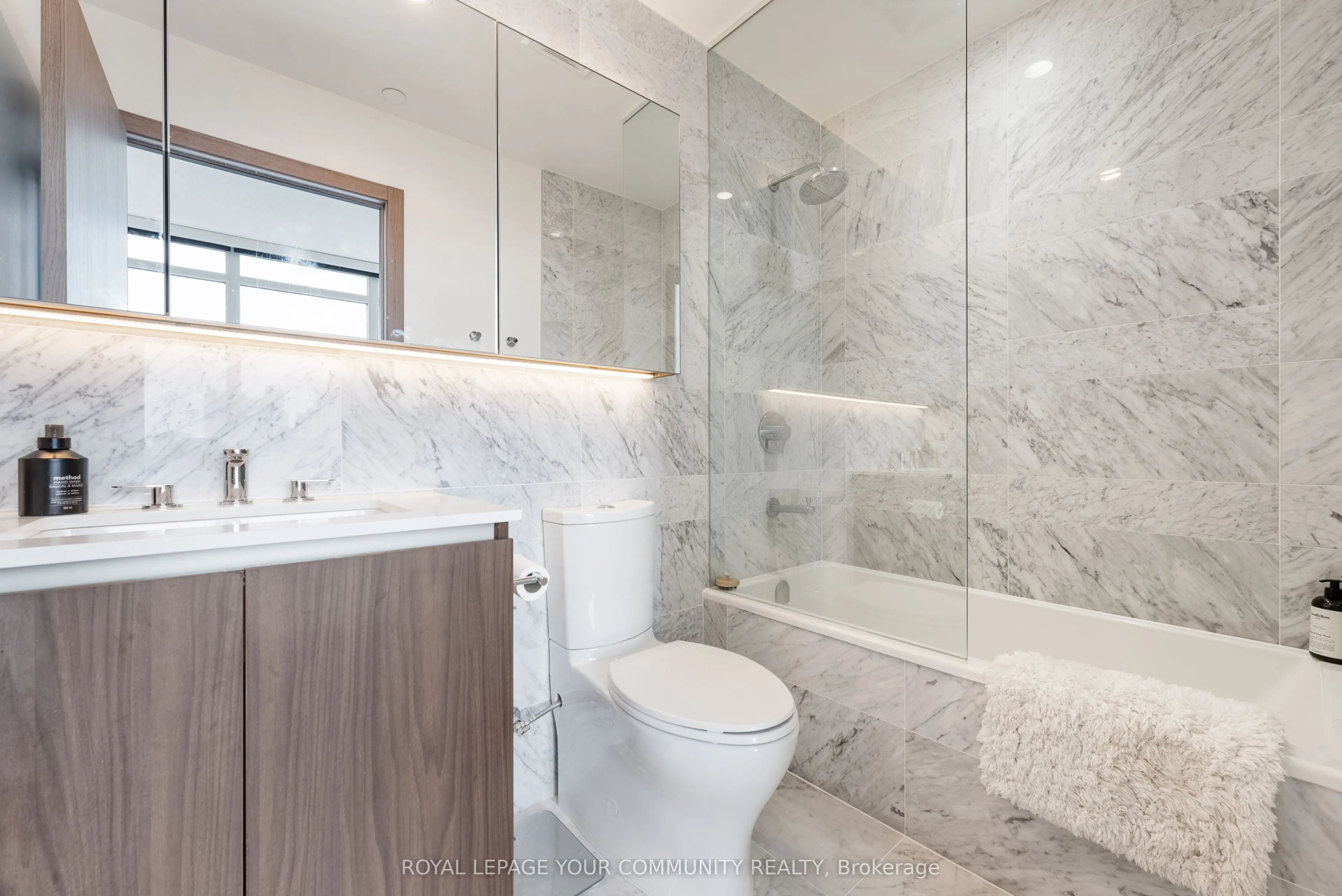17 Bathurst Street, #3615