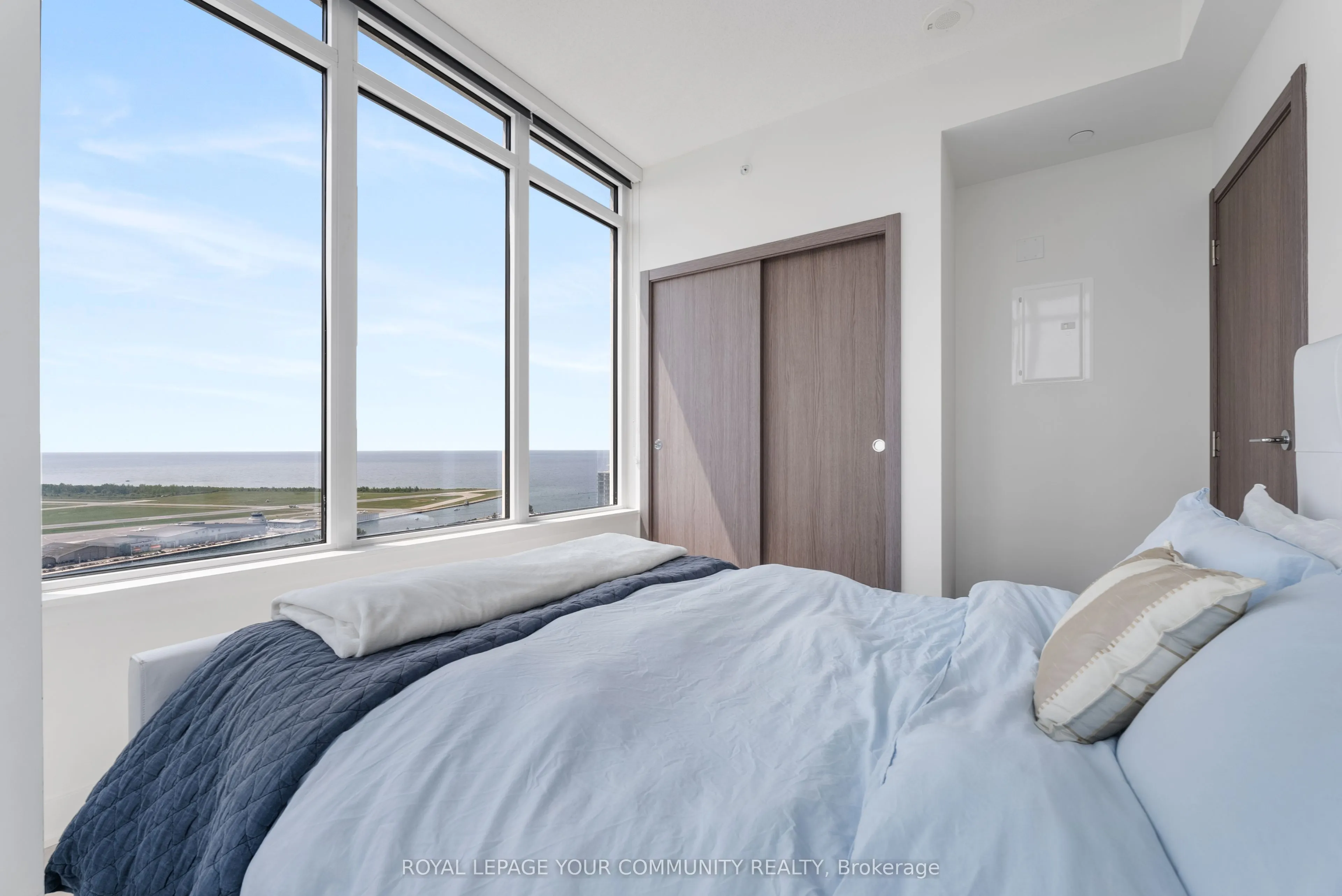 17 Bathurst Street, #3615