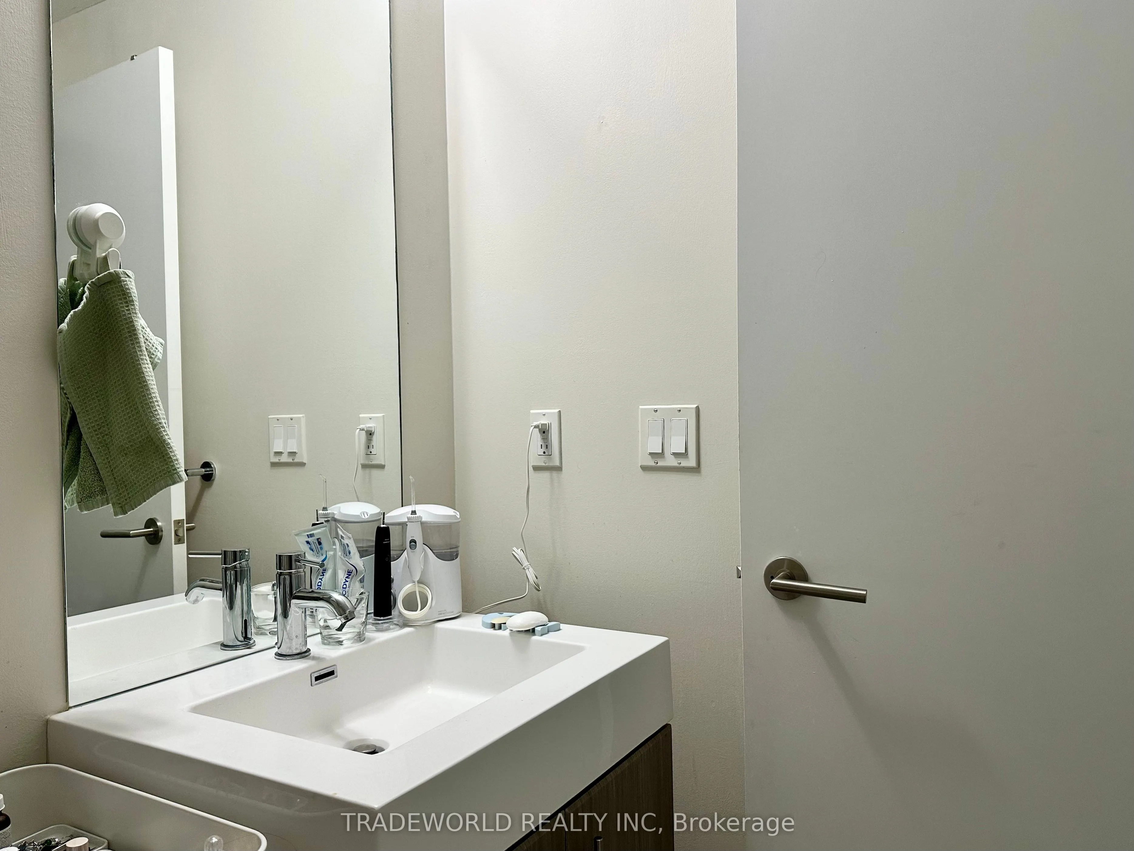 160 Vanderhoof Avenue, #508