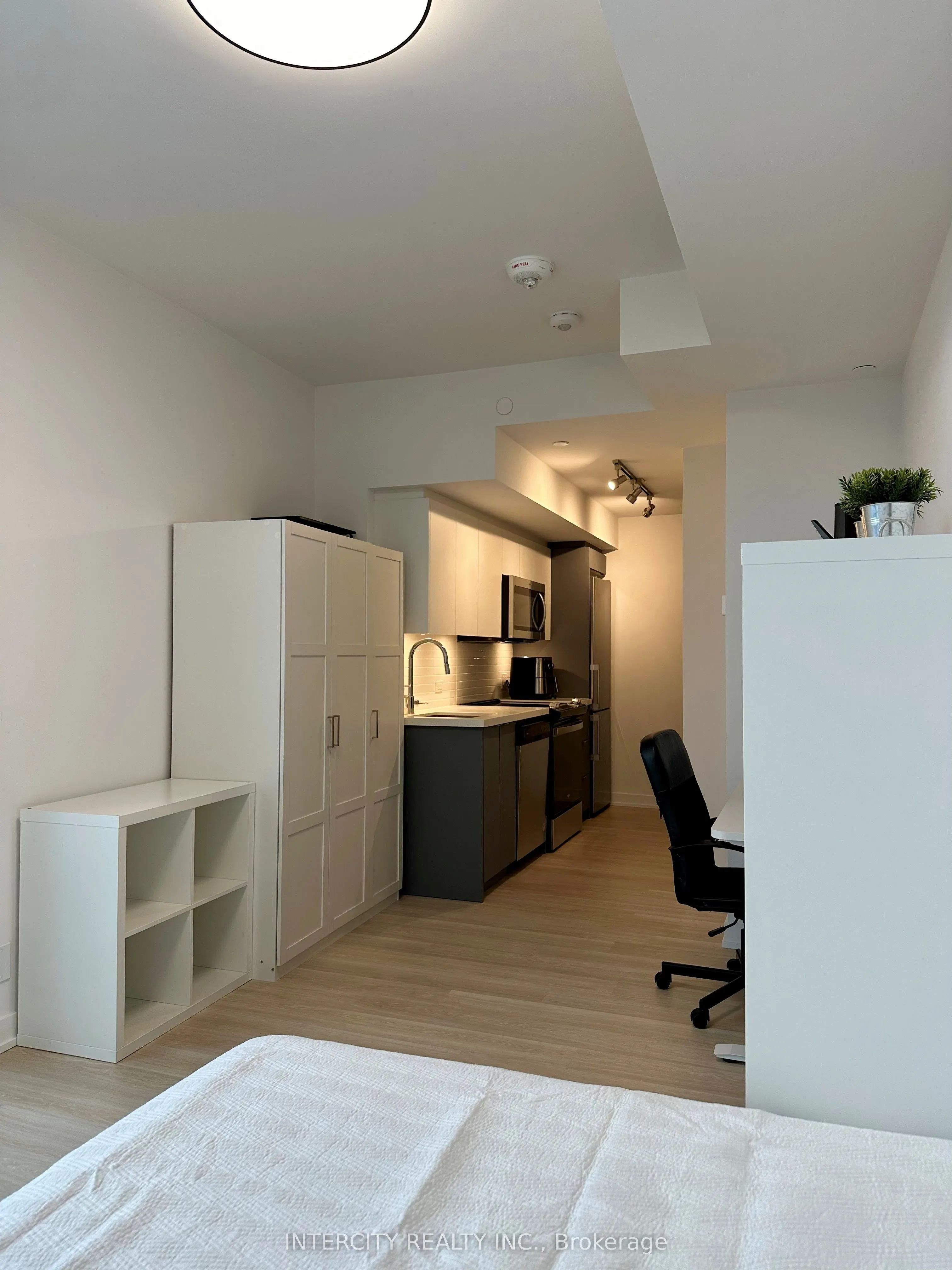 30 Tretti Way, #1201