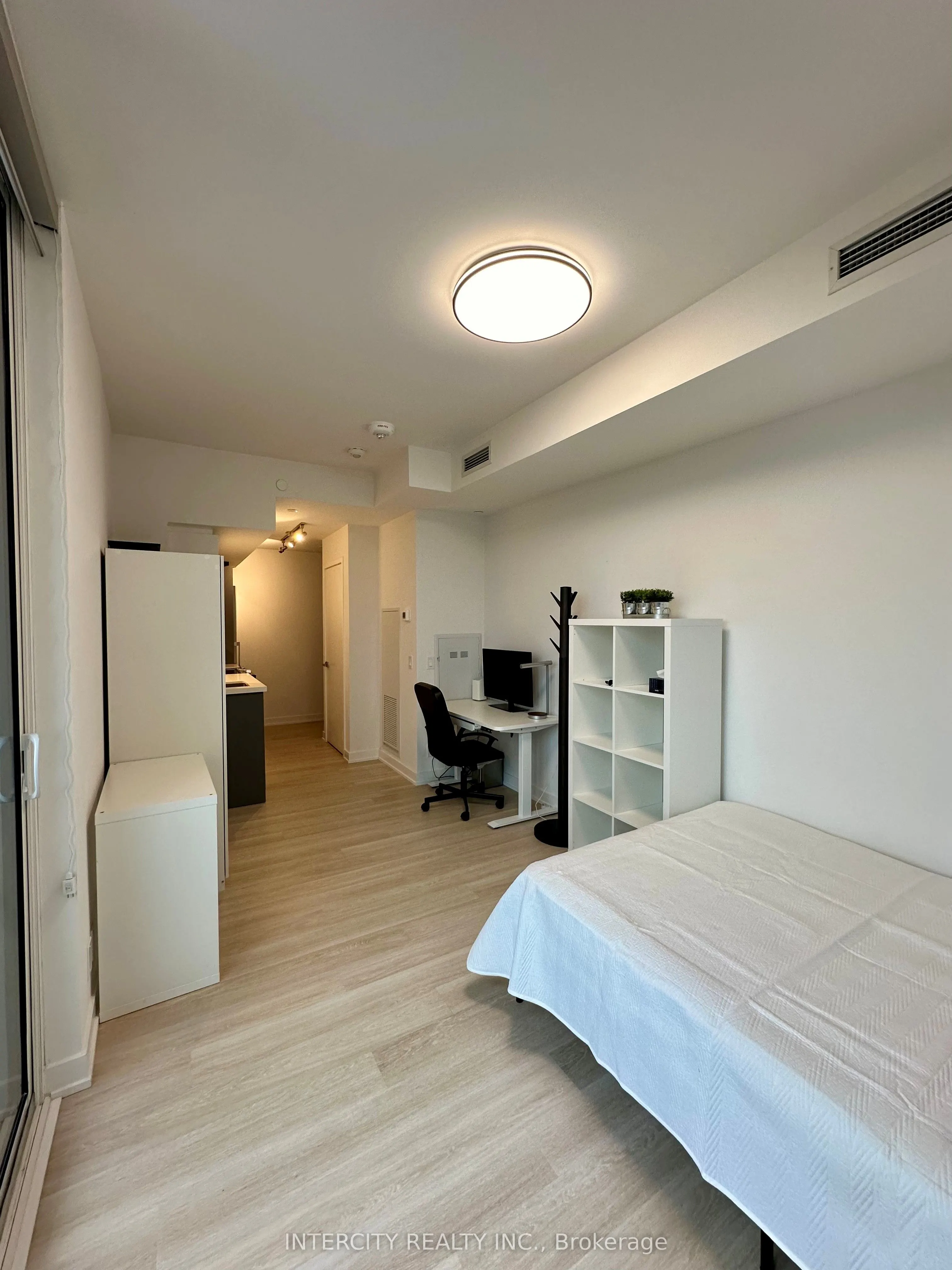 30 Tretti Way, #1201