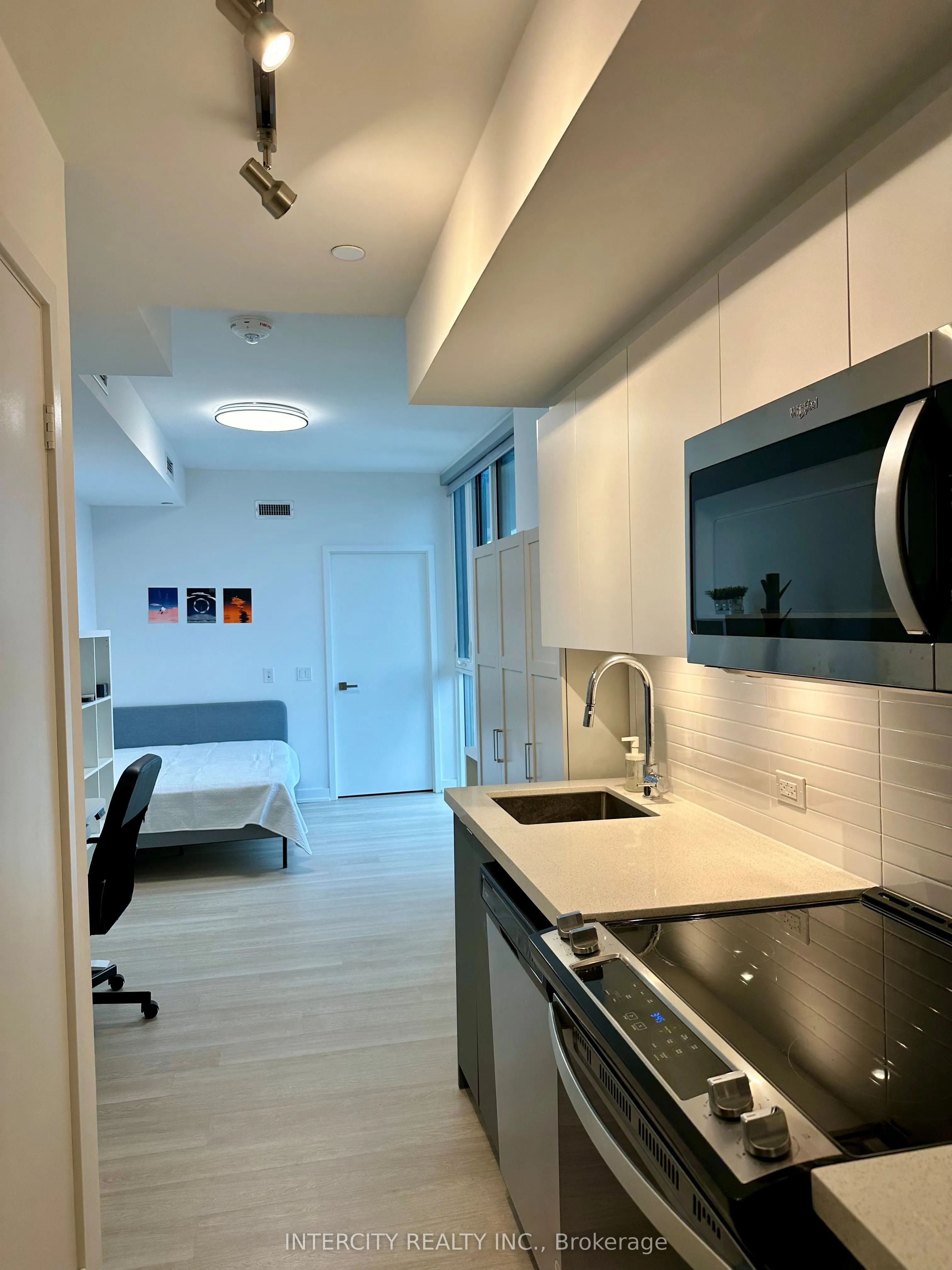 30 Tretti Way, #1201