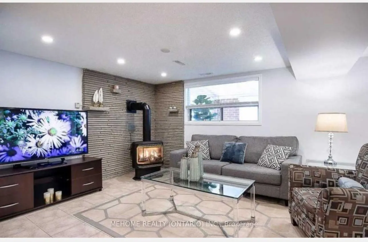 20 Faye Drive, #Lower
