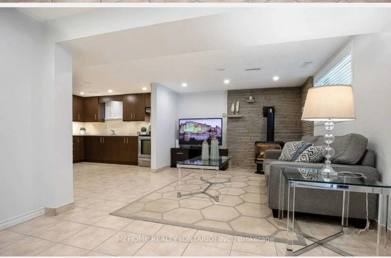 20 Faye Drive, #Lower