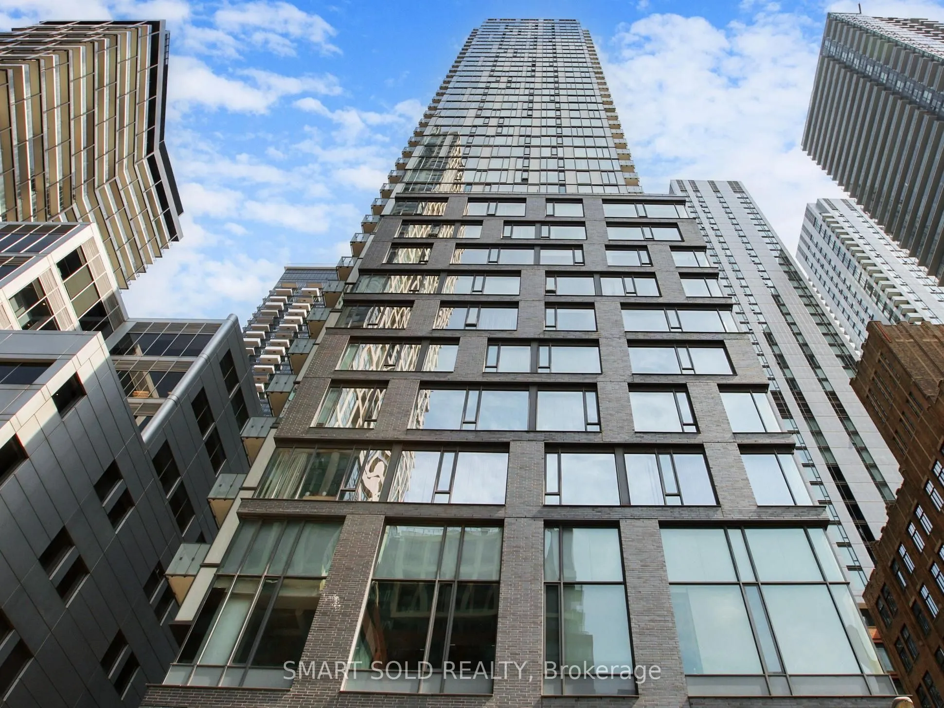 101 Peter Street, #801