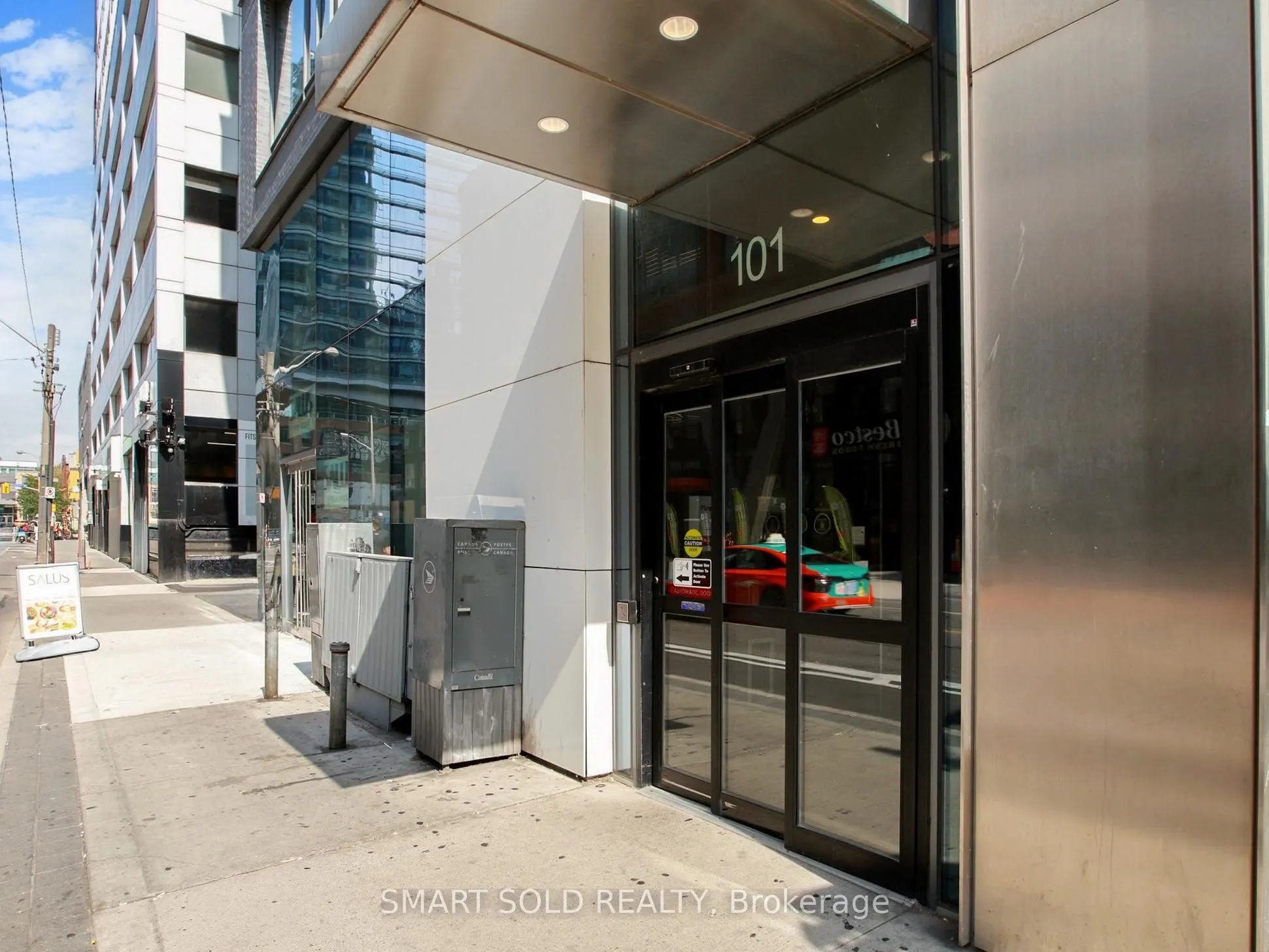101 Peter Street, #801