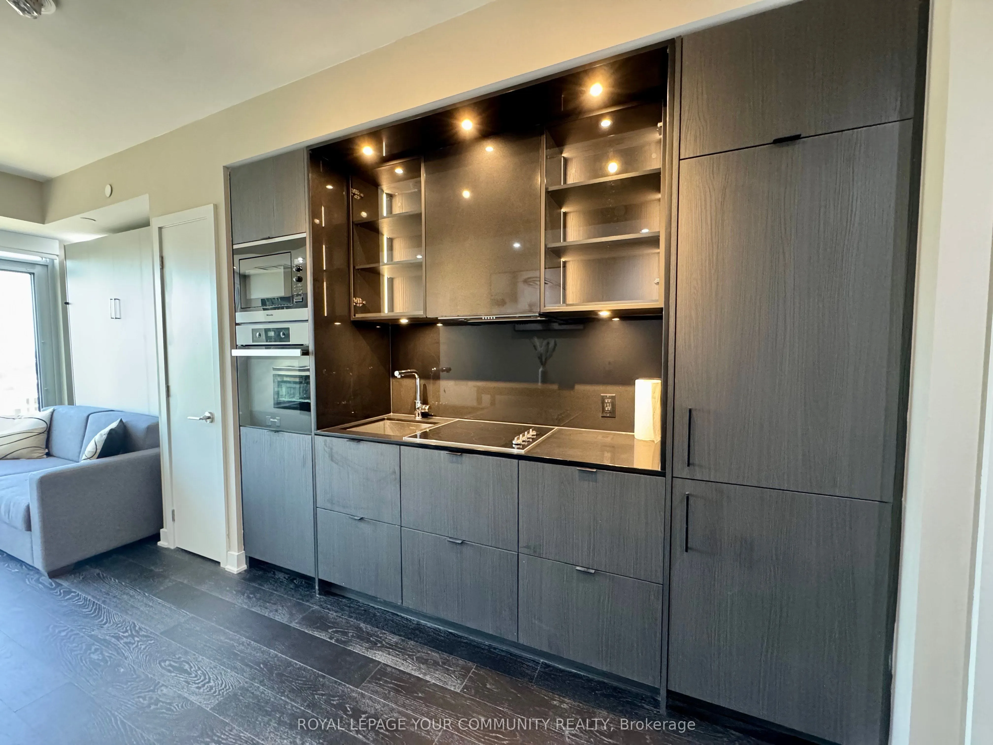 11 Yorkville Avenue, #2114