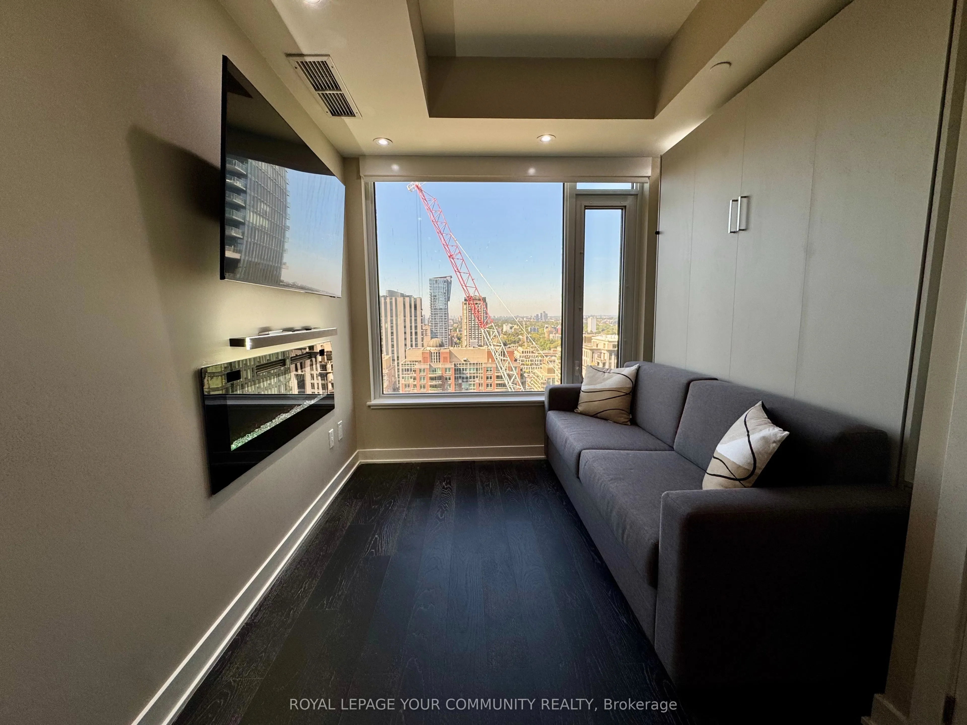 11 Yorkville Avenue, #2114