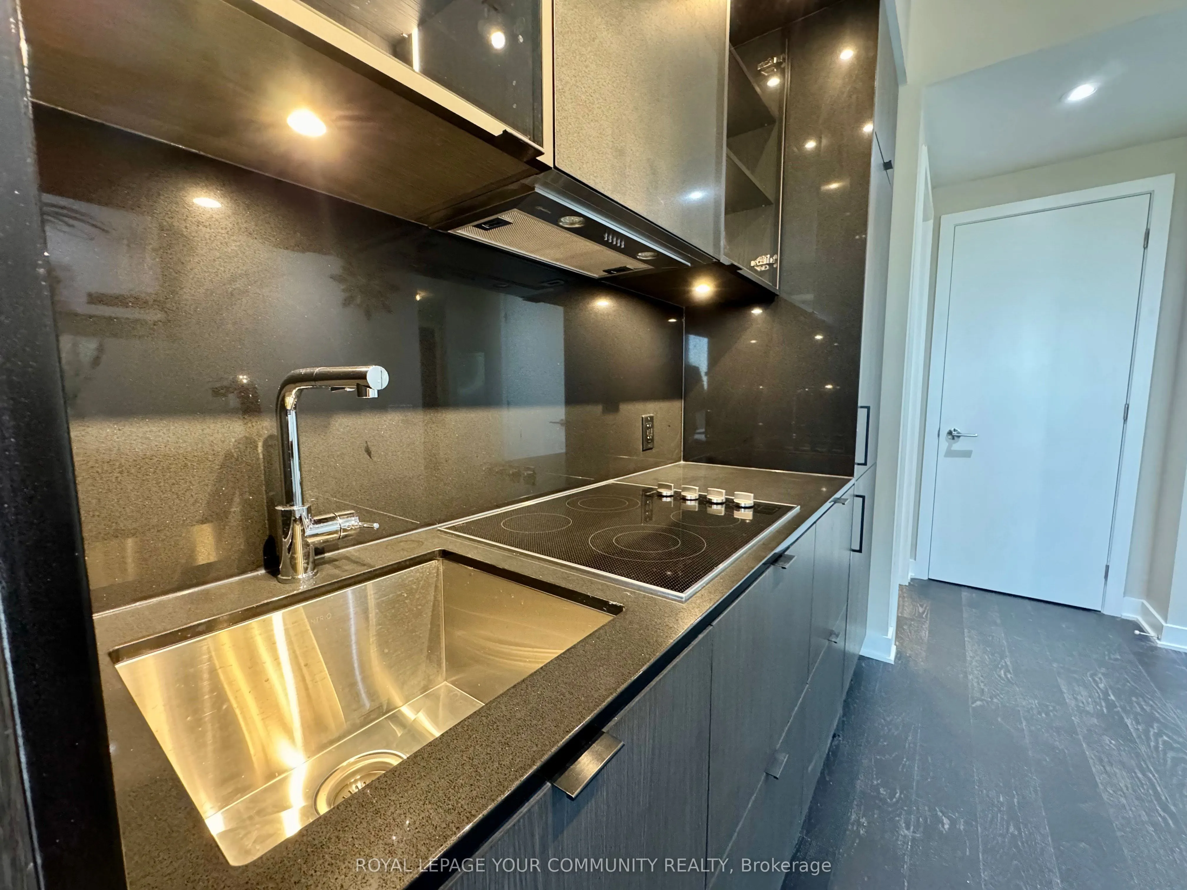 11 Yorkville Avenue, #2114