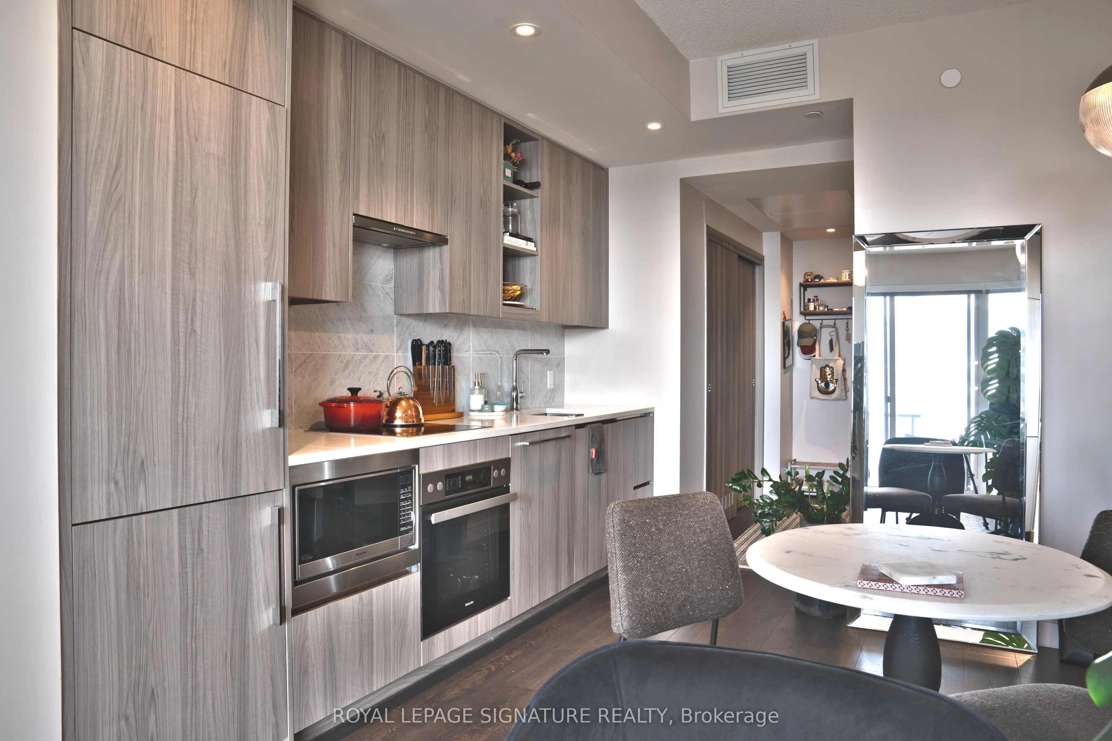85 McMahon Drive, #1805