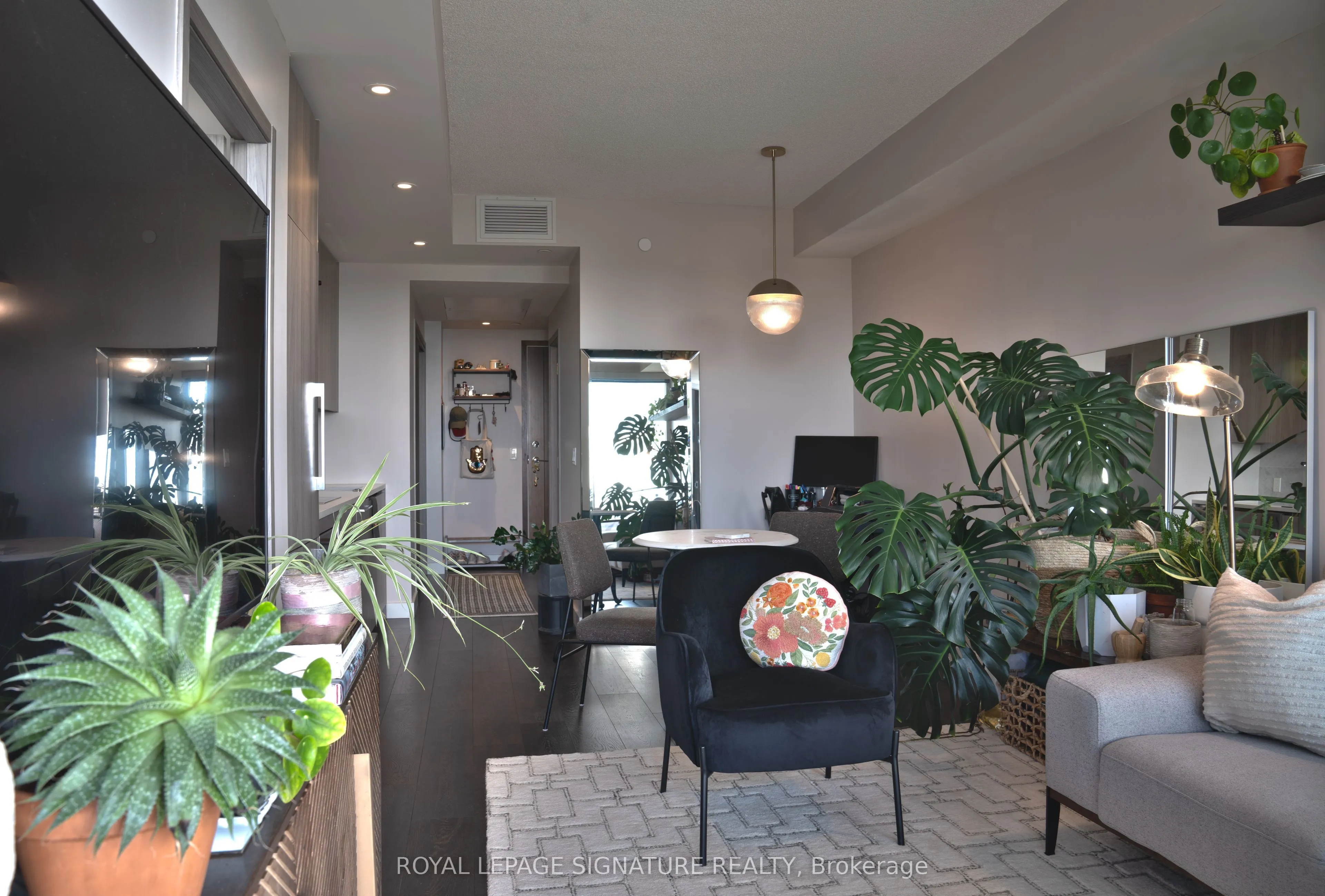 85 McMahon Drive, #1805