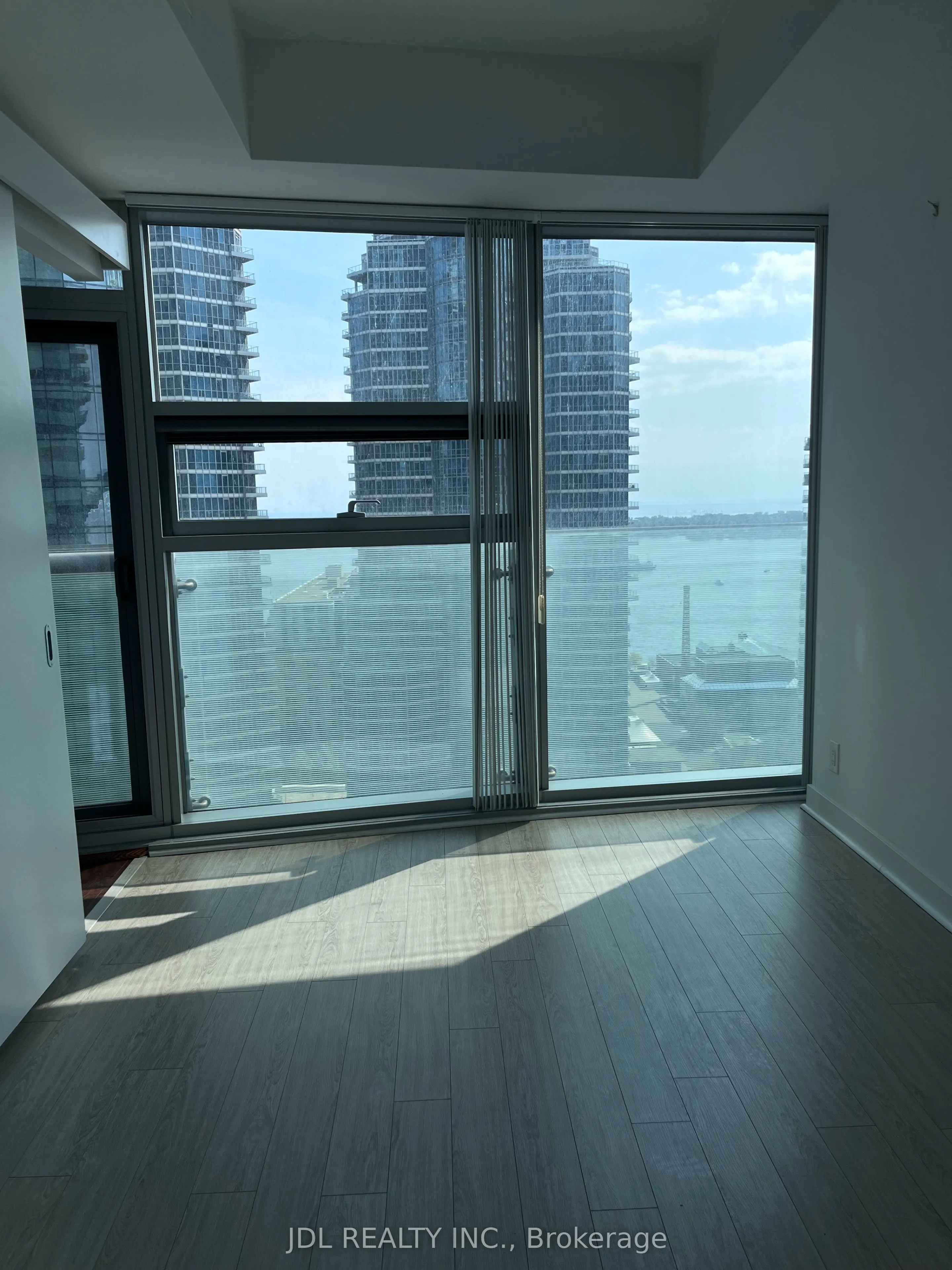 12 York Street, #2003