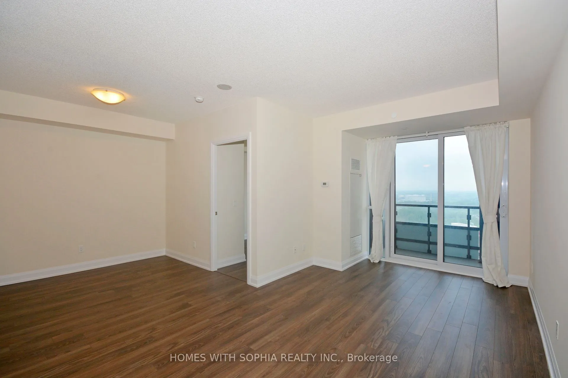 18 Graydon Hall Drive, #2004
