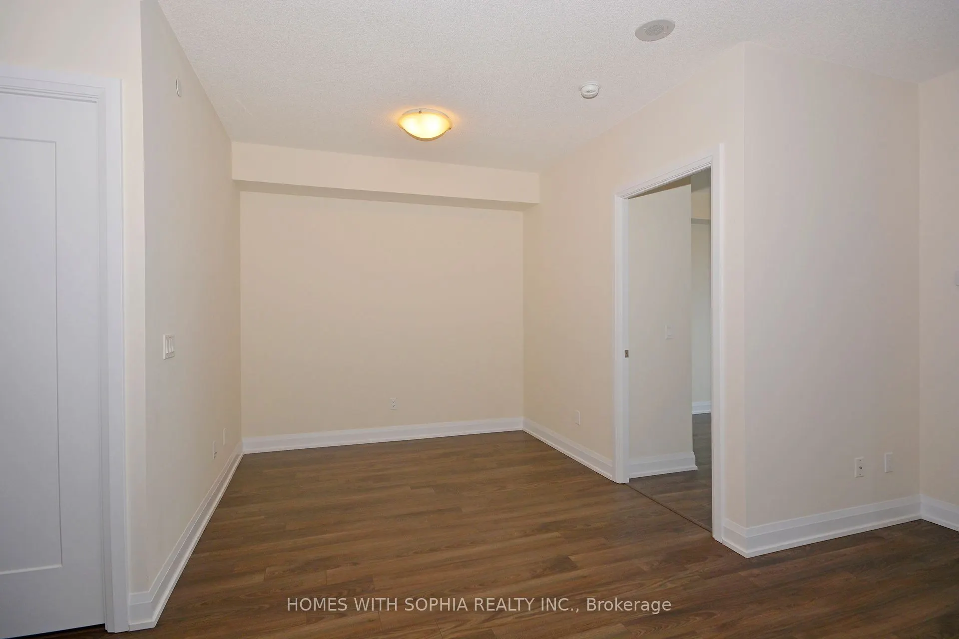 18 Graydon Hall Drive, #2004