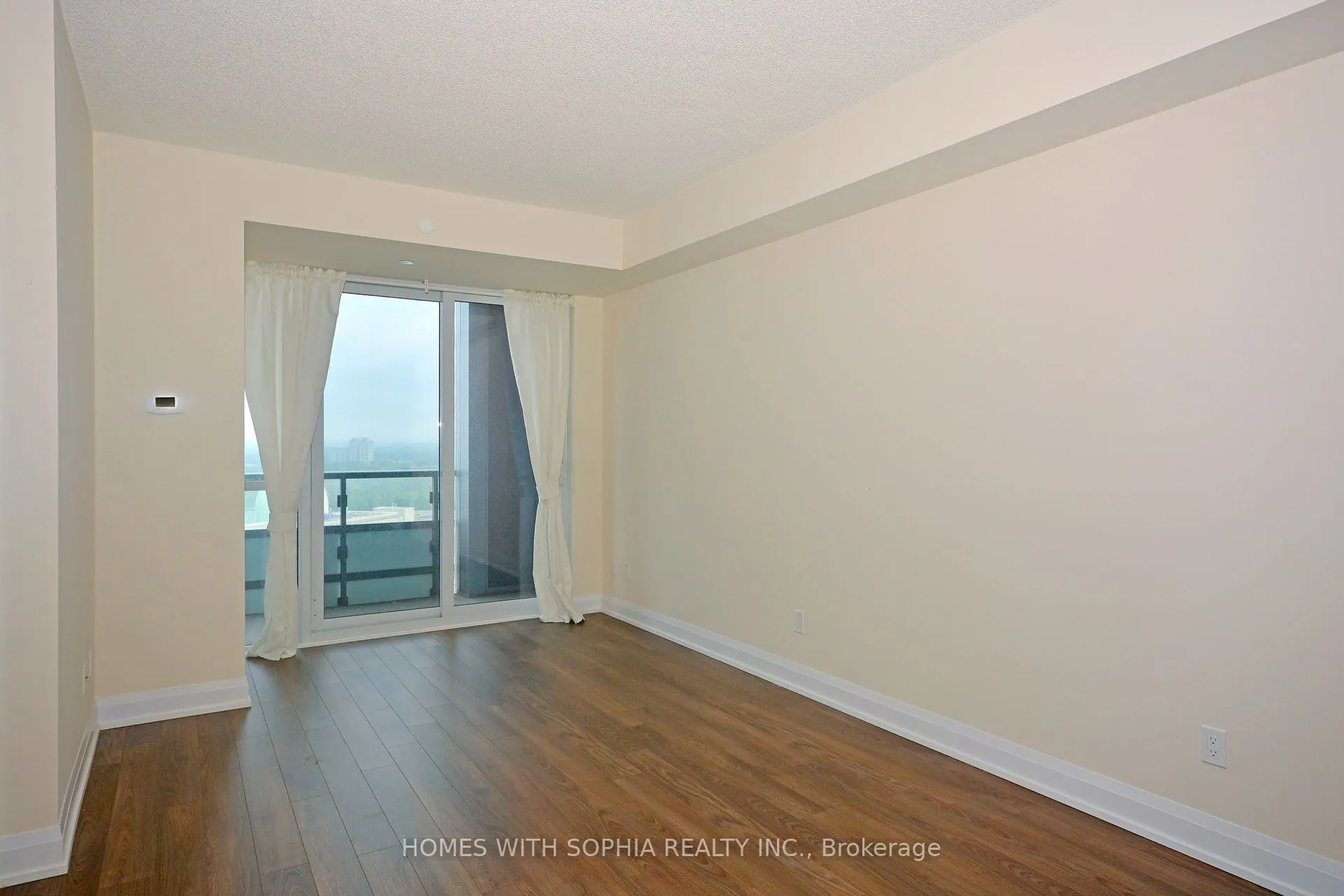18 Graydon Hall Drive, #2004