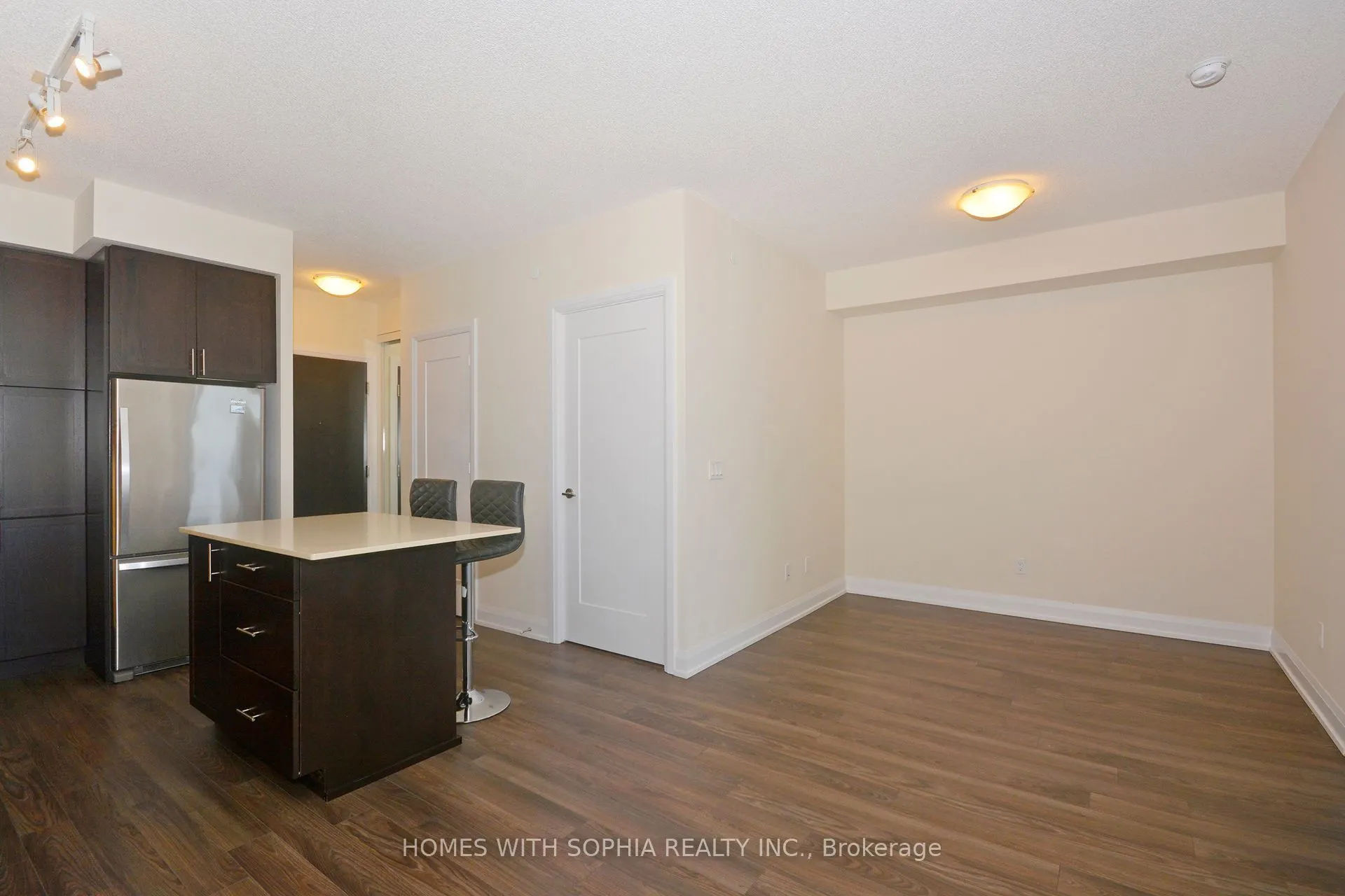 18 Graydon Hall Drive, #2004