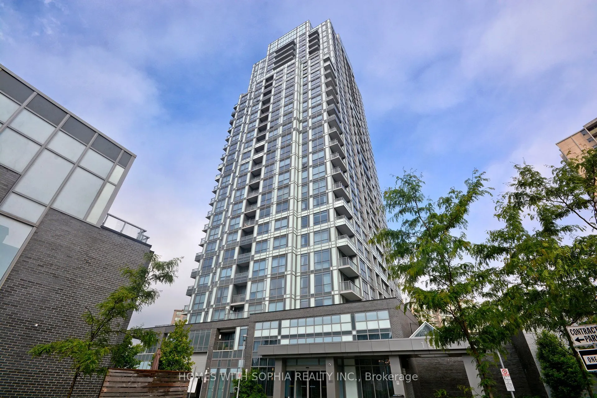 18 Graydon Hall Drive, #2004