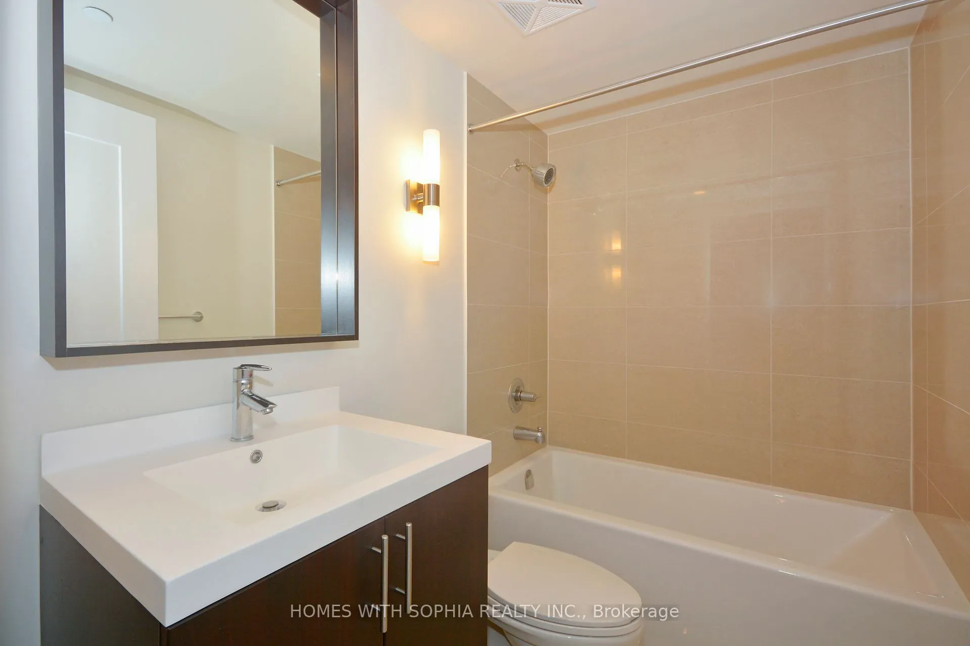 18 Graydon Hall Drive, #2004