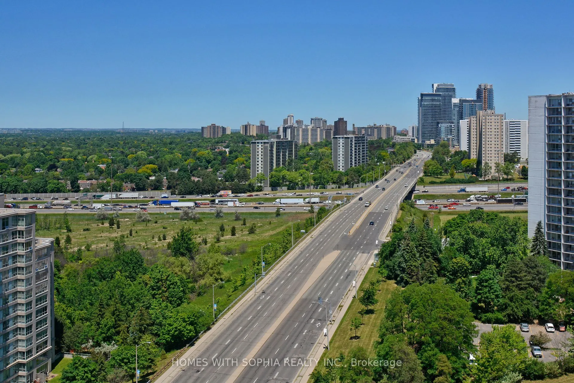 18 Graydon Hall Drive, #2004