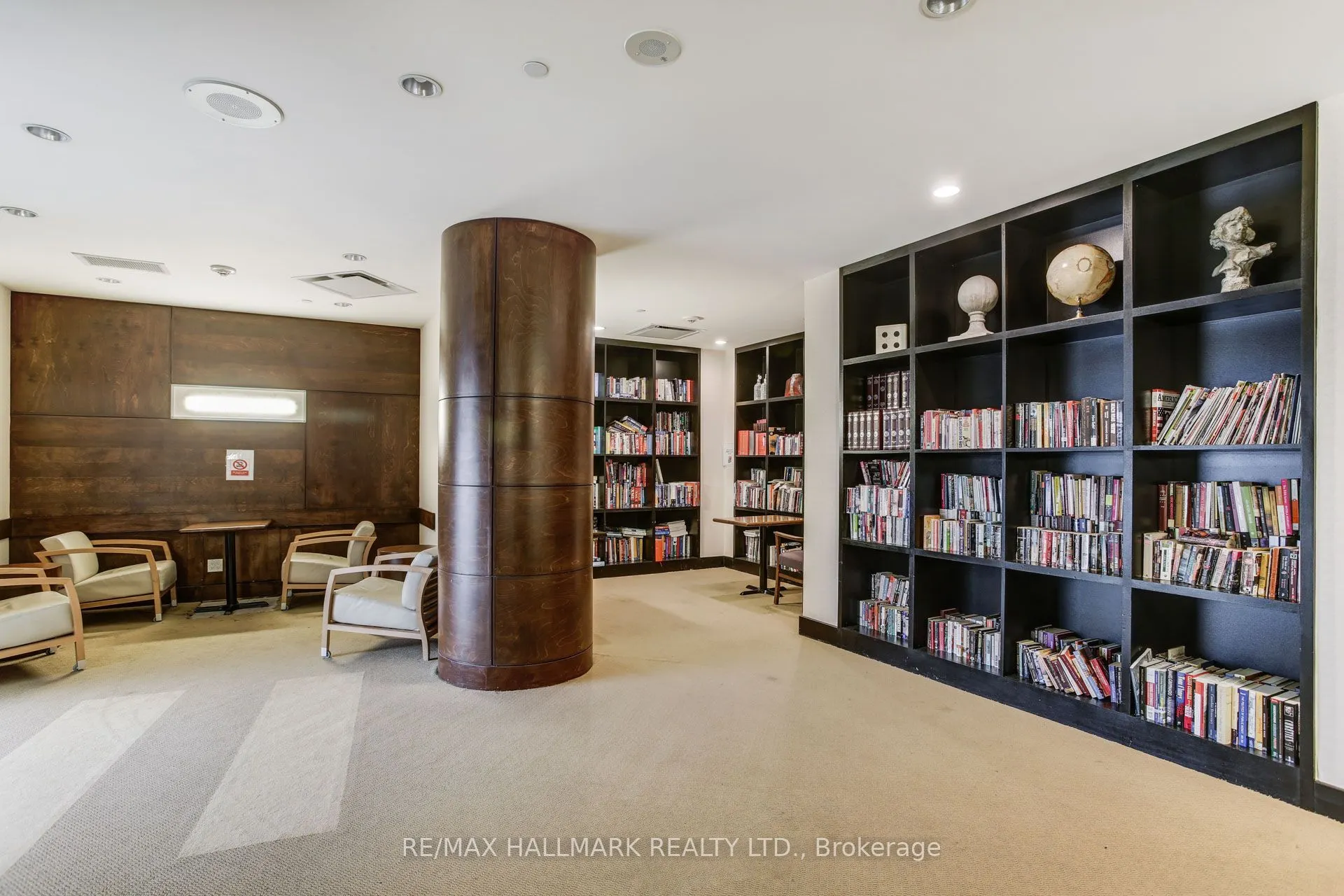 15 Northtown Way, #225