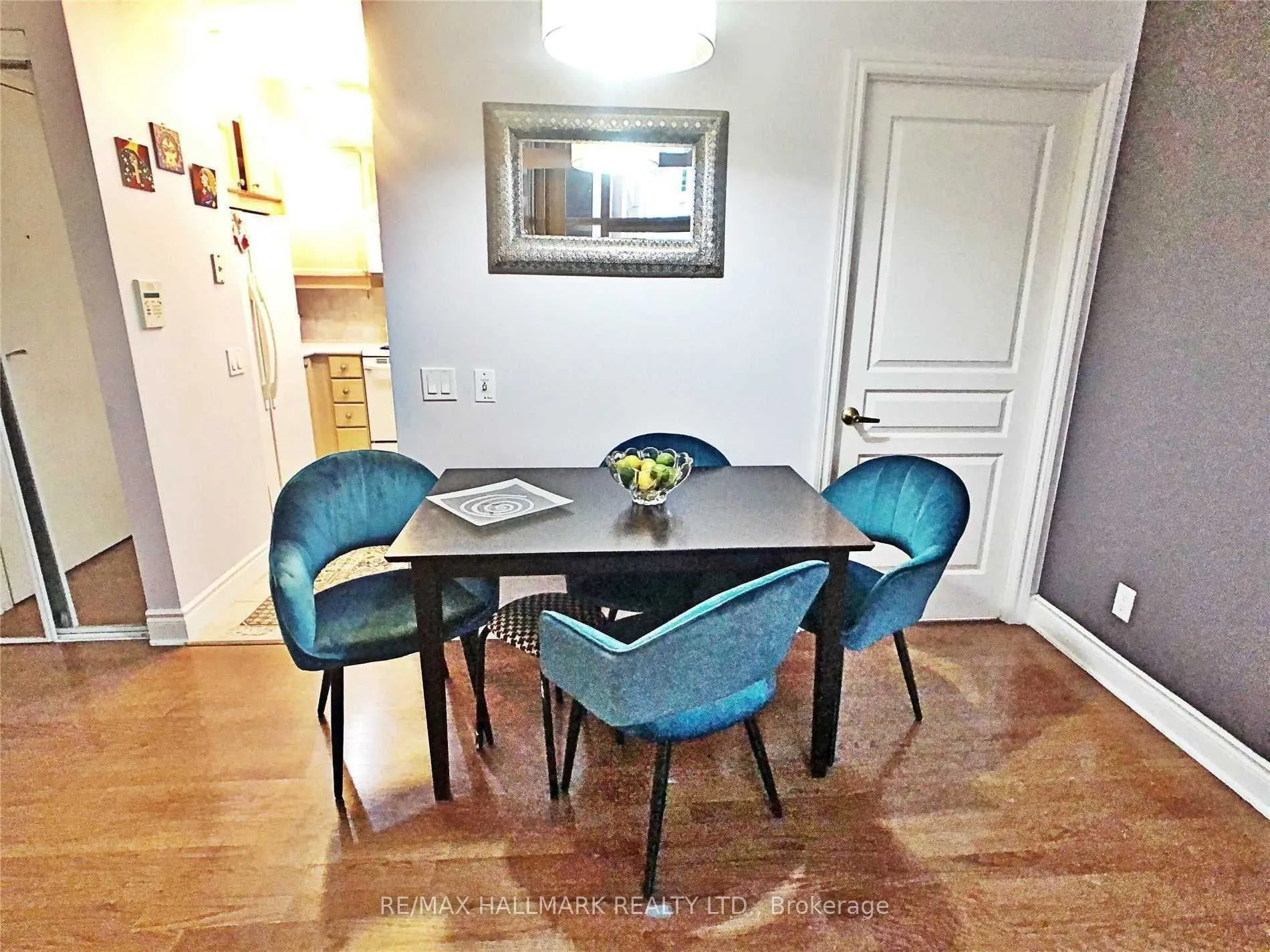 15 Northtown Way, #225