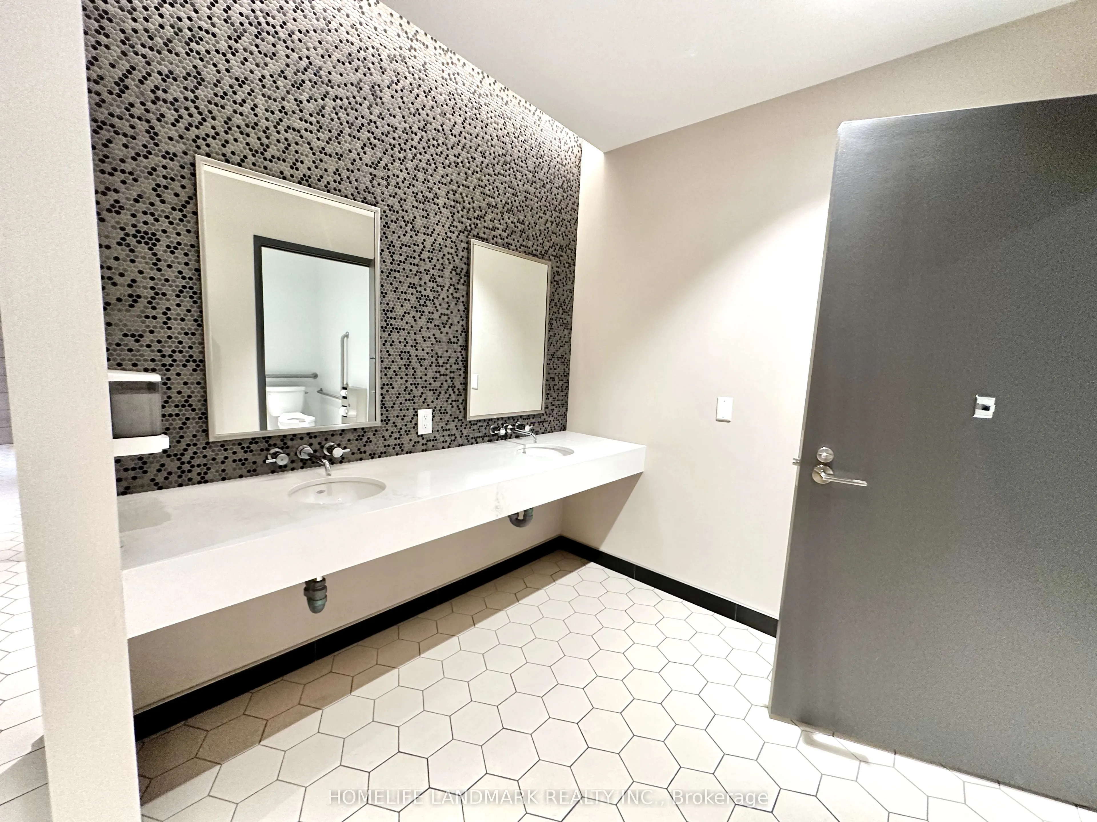 6 Sonic Way S, #408