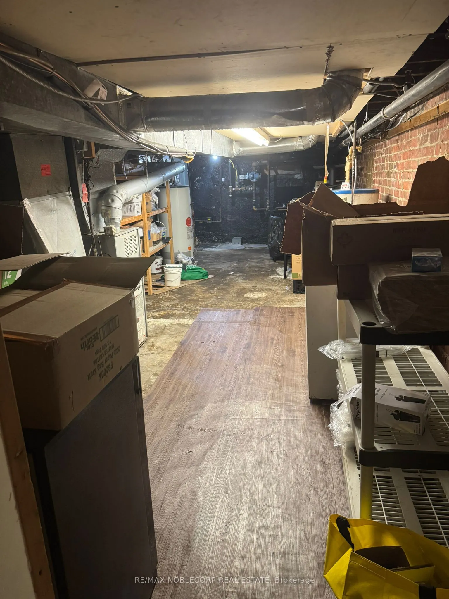 671 Queen Street W