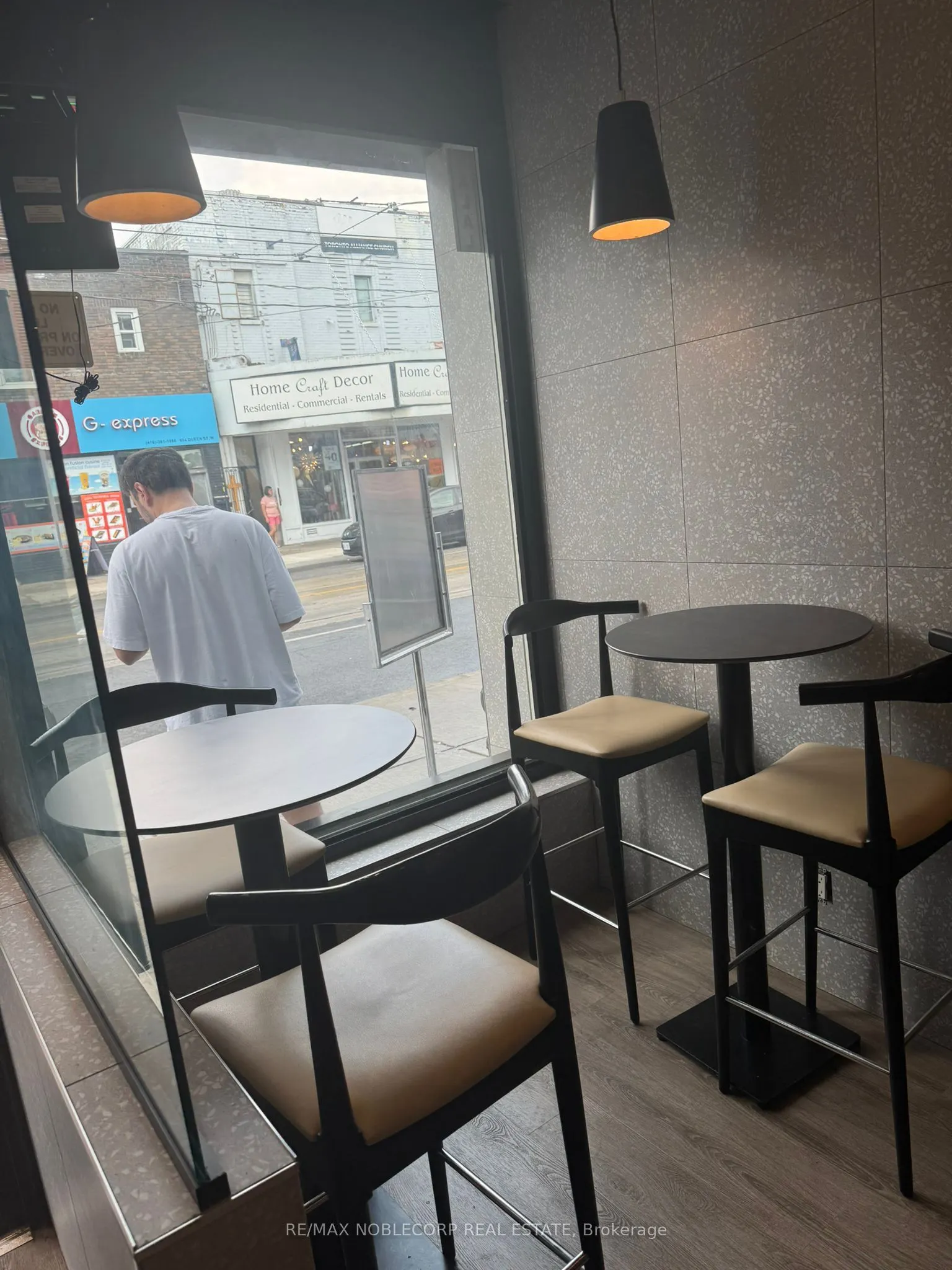 671 Queen Street W