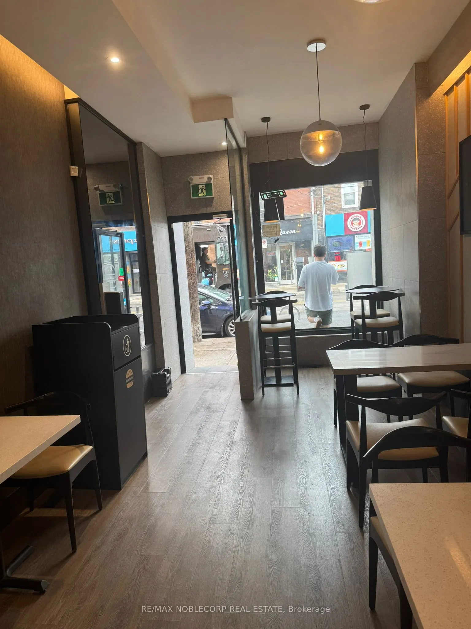671 Queen Street W