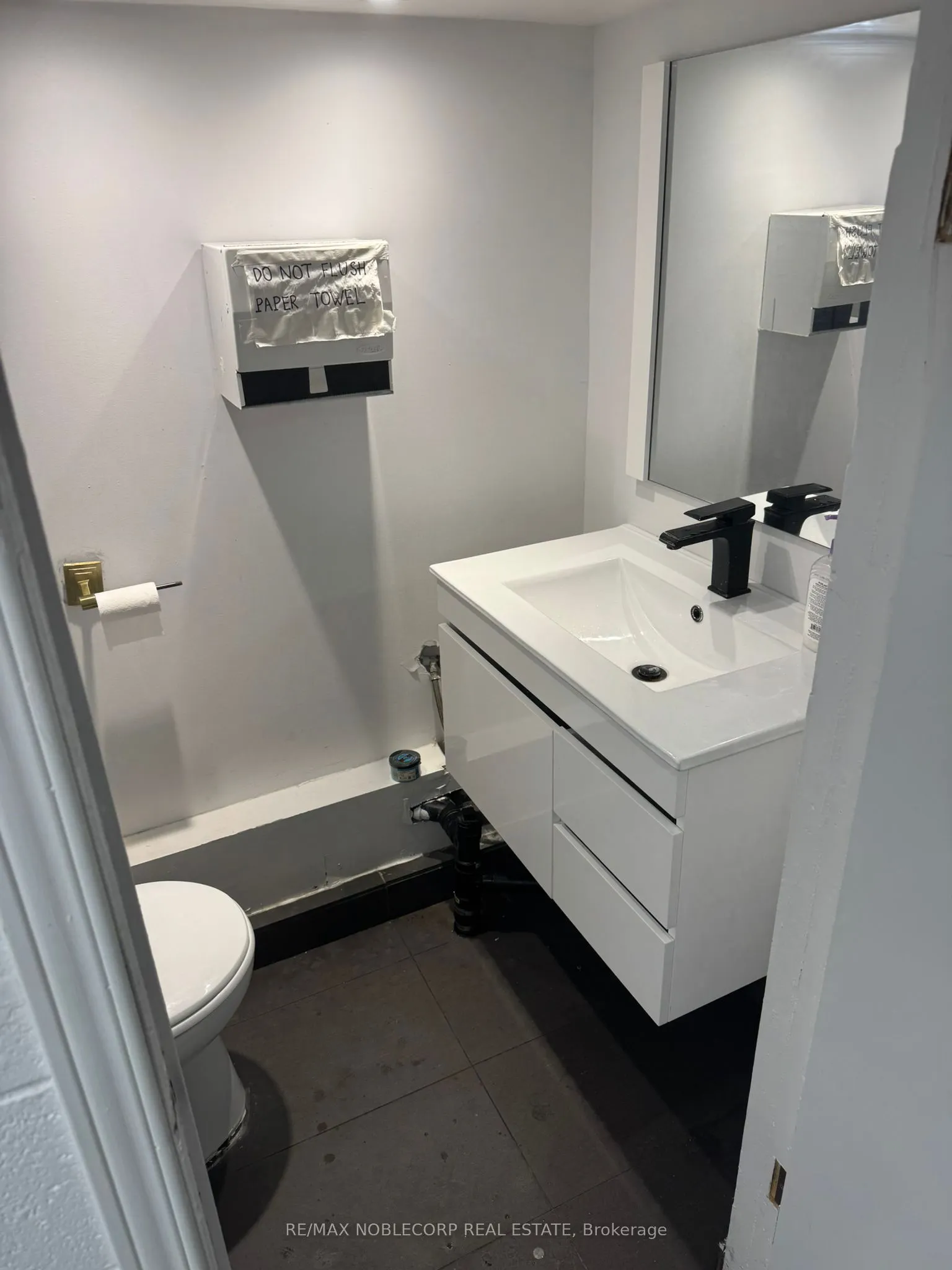 671 Queen Street W
