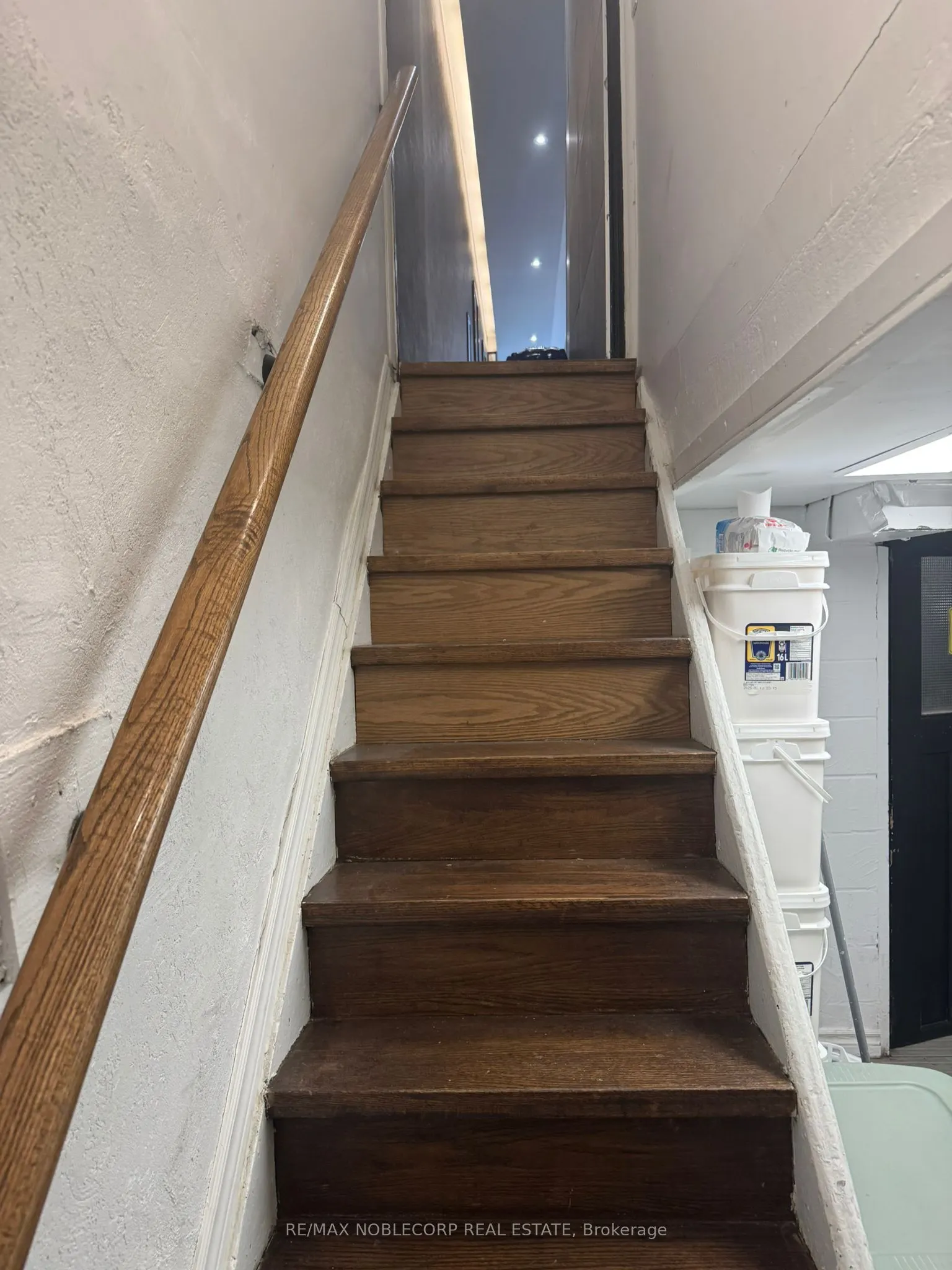 671 Queen Street W