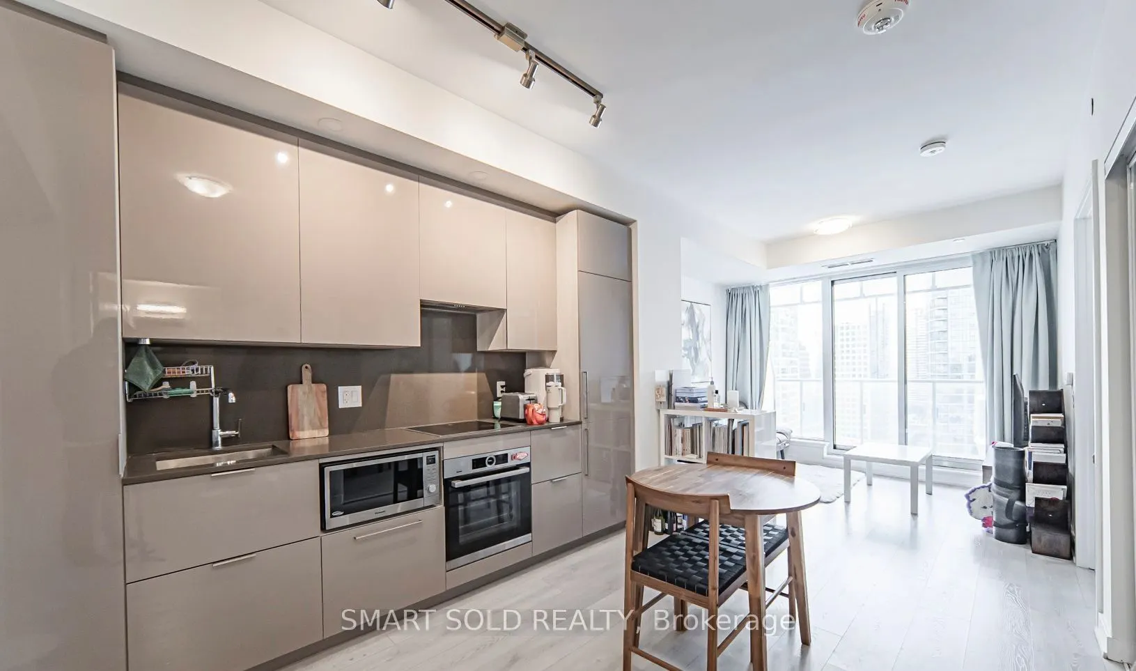 28 Freeland Street, #1603
