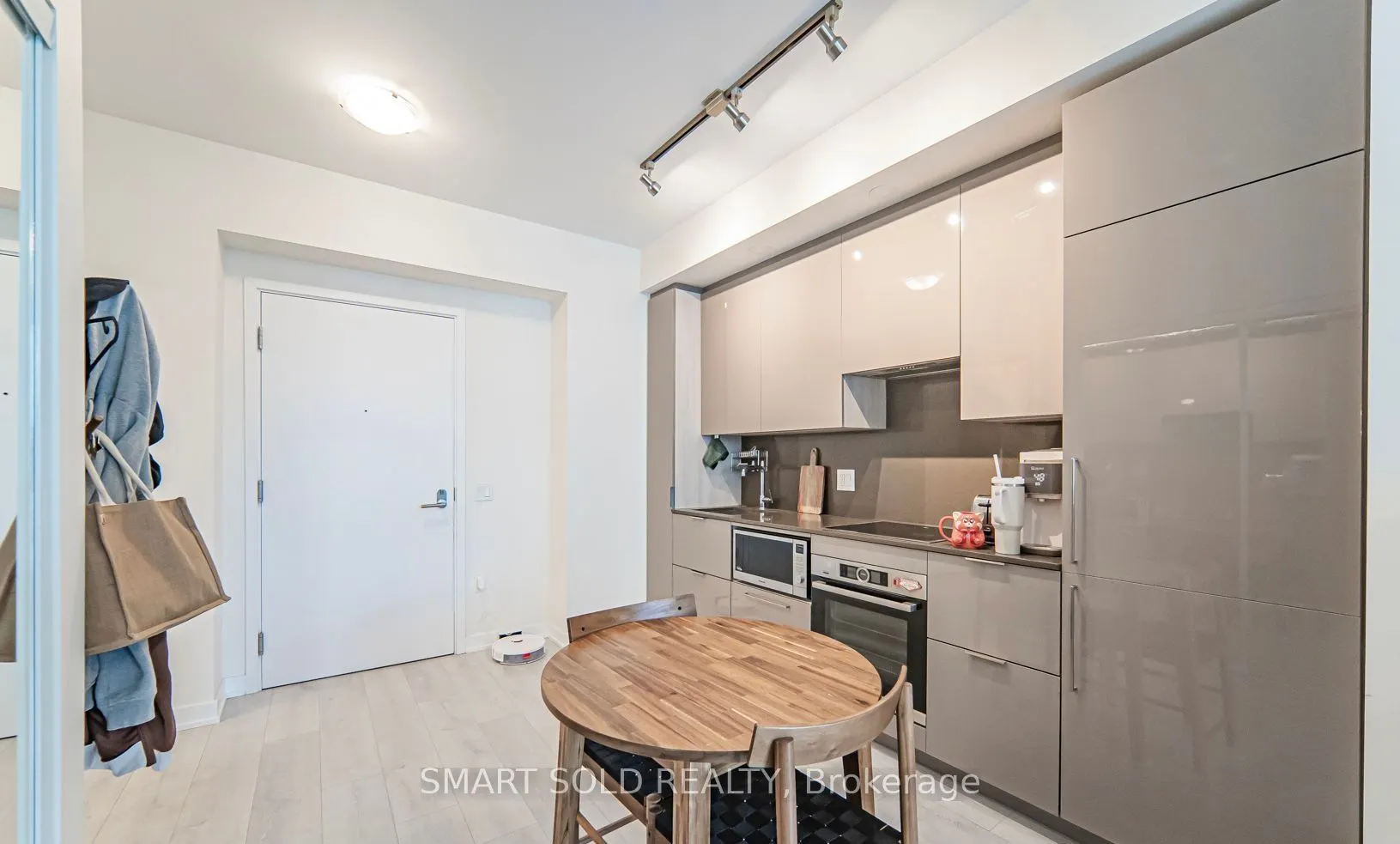 28 Freeland Street, #1603