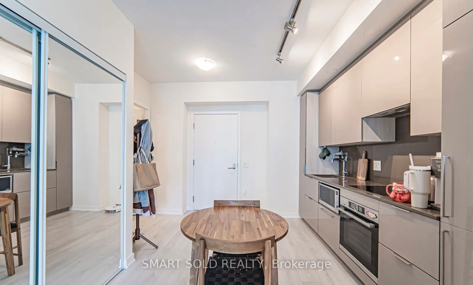 28 Freeland Street, #1603