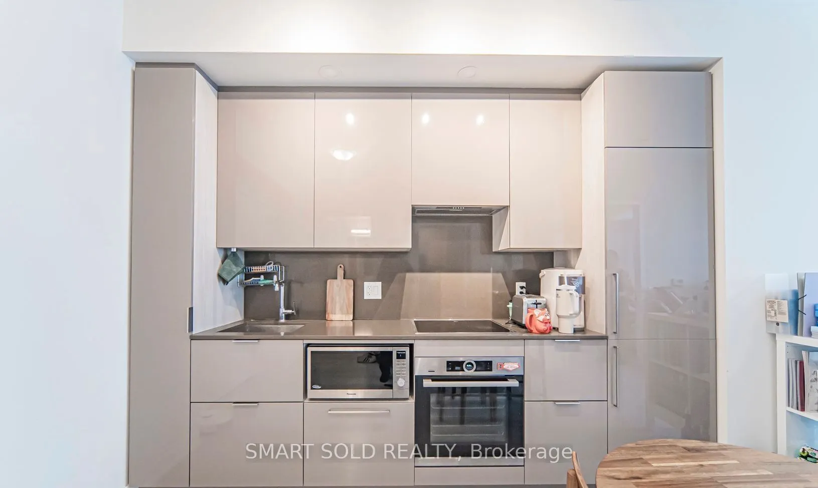28 Freeland Street, #1603