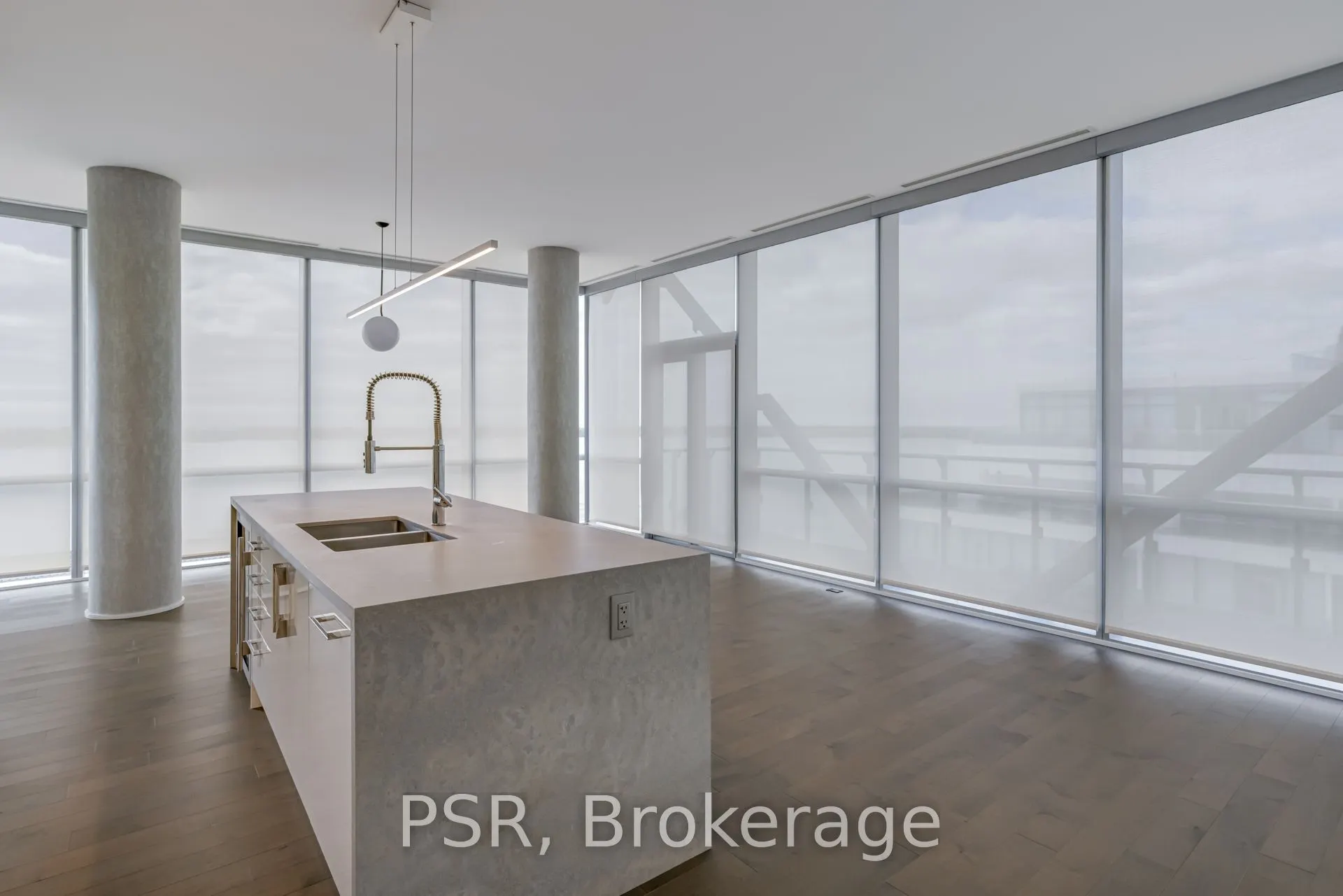 39 Queens Quay E, #1211
