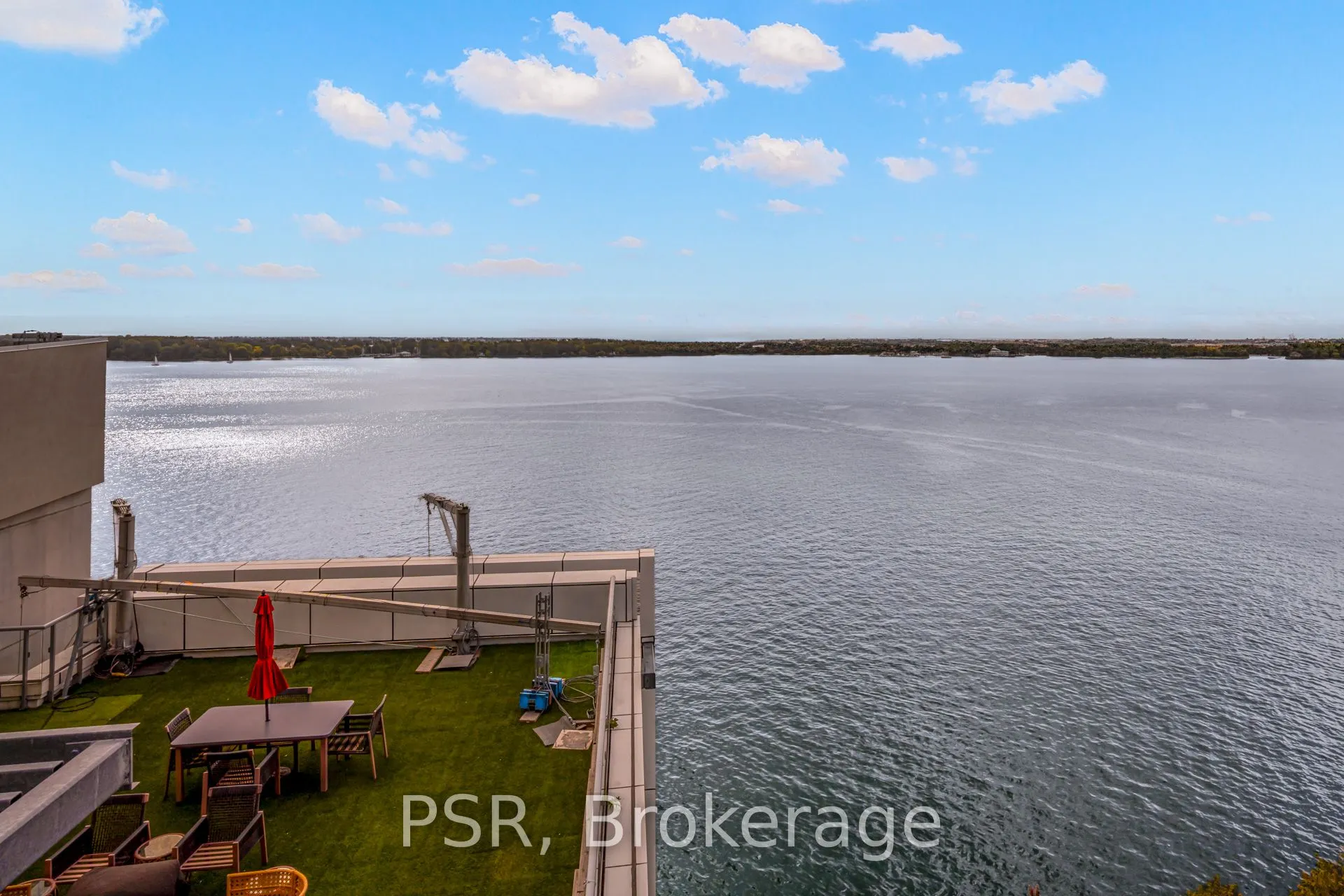 39 Queens Quay E, #1211