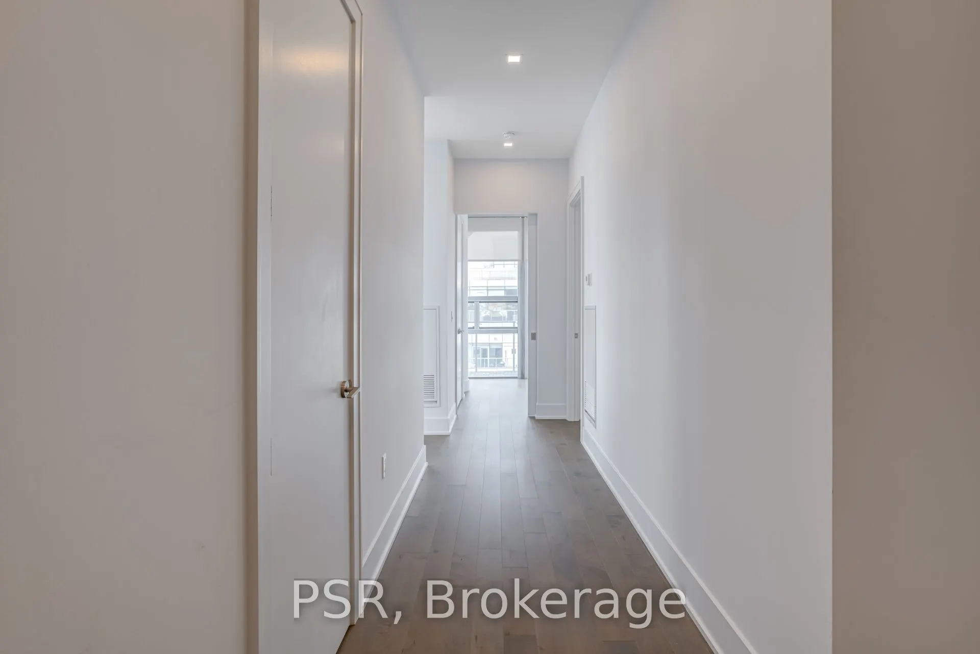 39 Queens Quay E, #1211