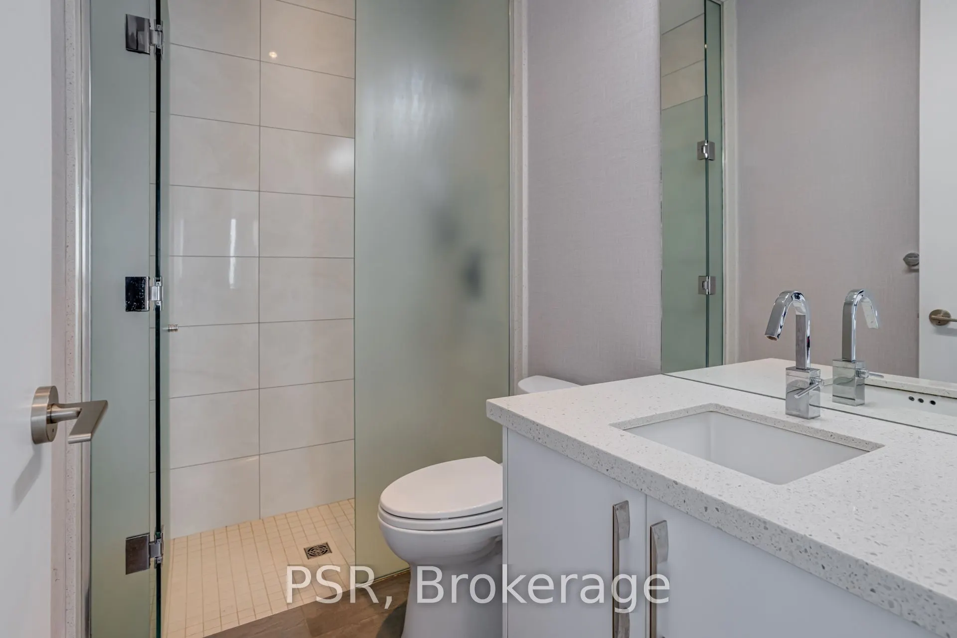 39 Queens Quay E, #1211
