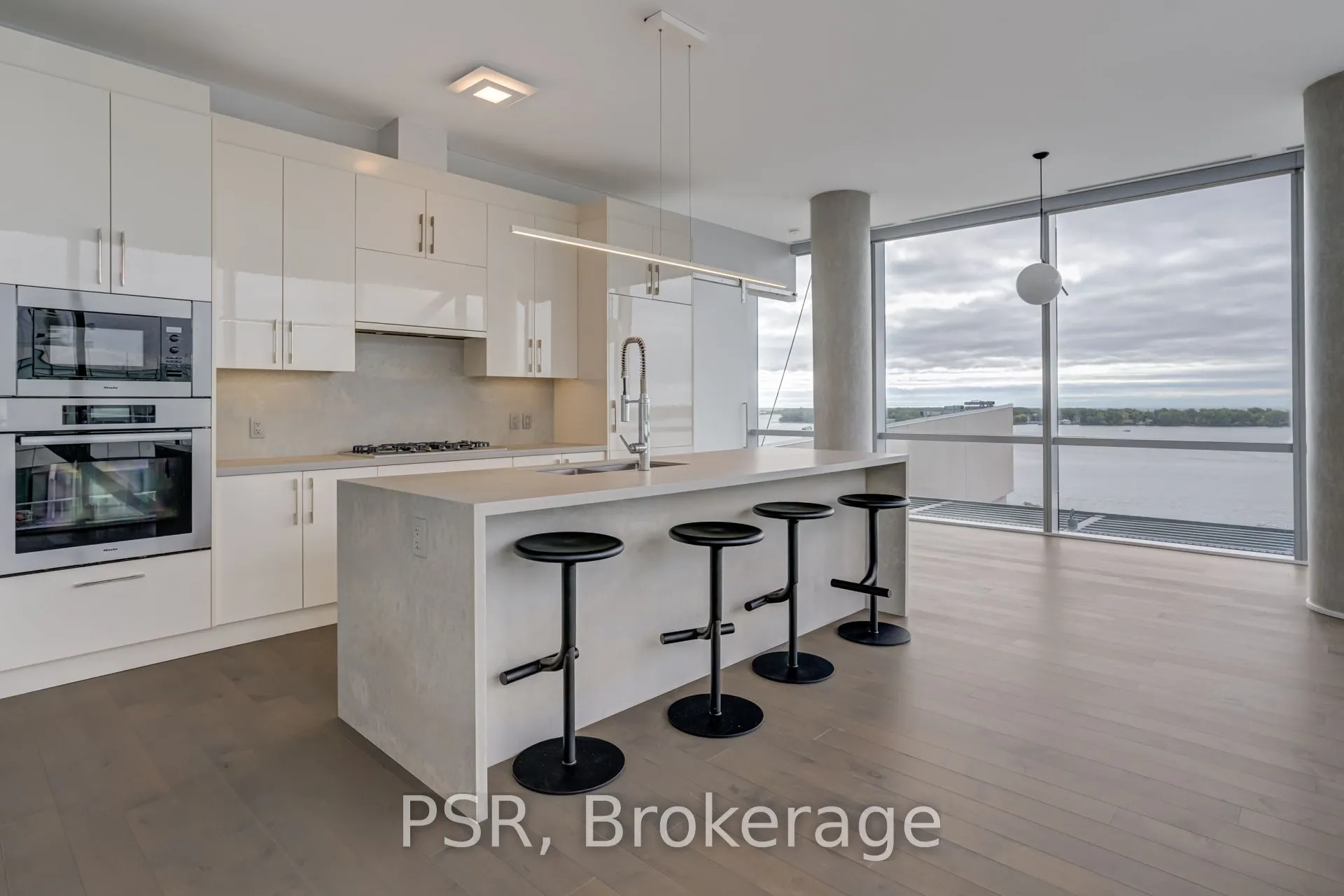 39 Queens Quay E, #1211