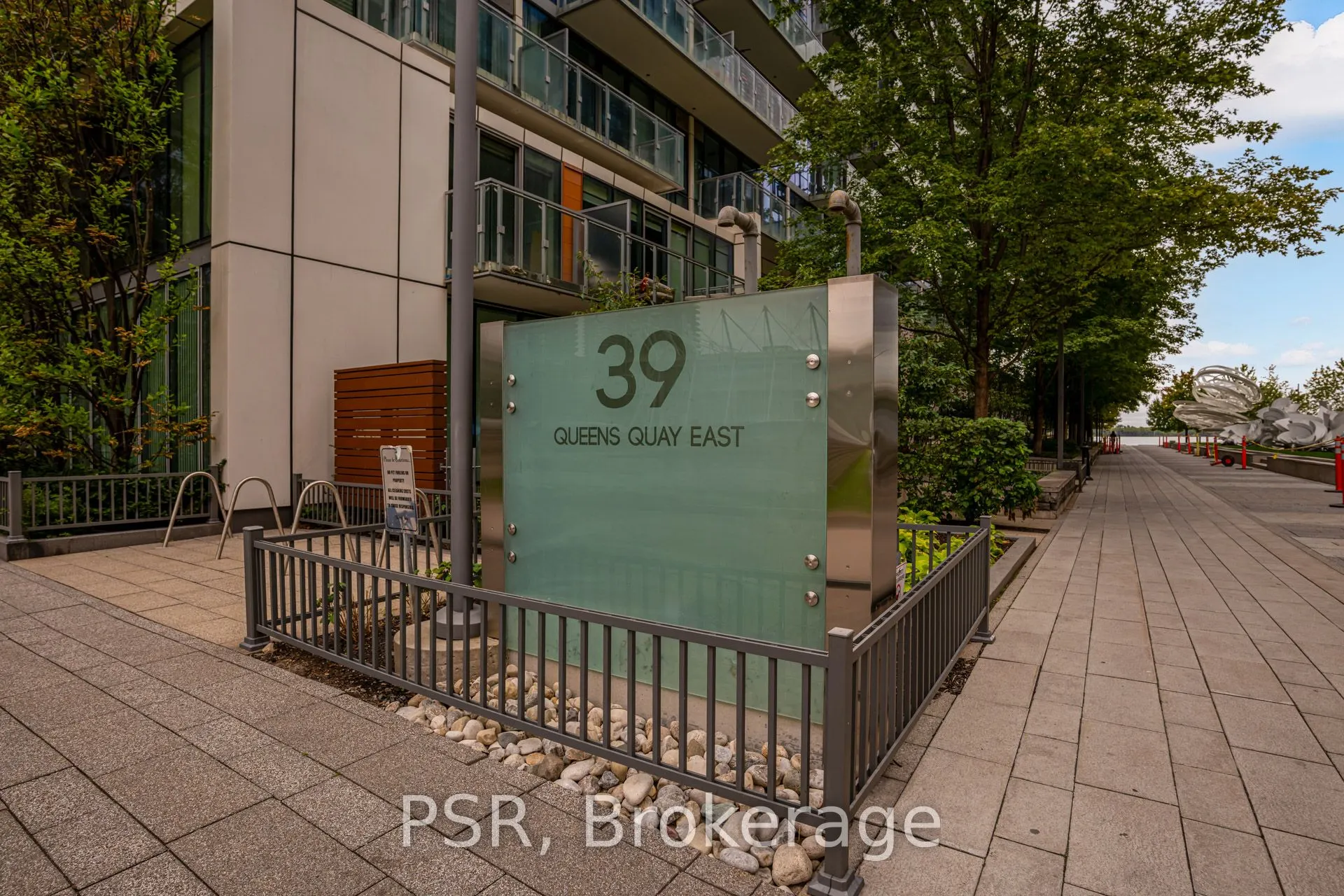 39 Queens Quay E, #1211