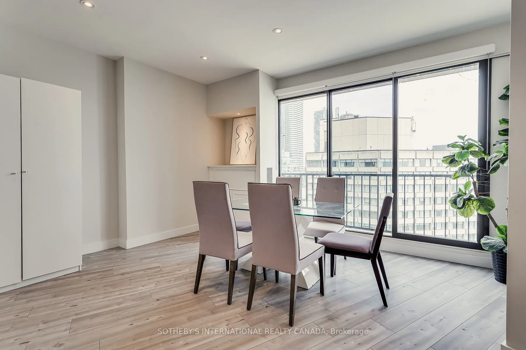 33 Harbour Square, #3408