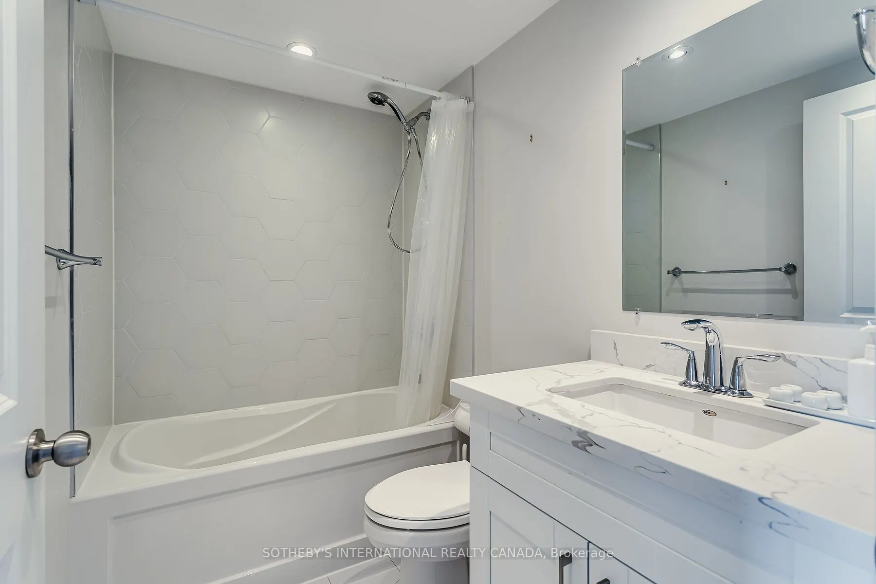 33 Harbour Square, #3408
