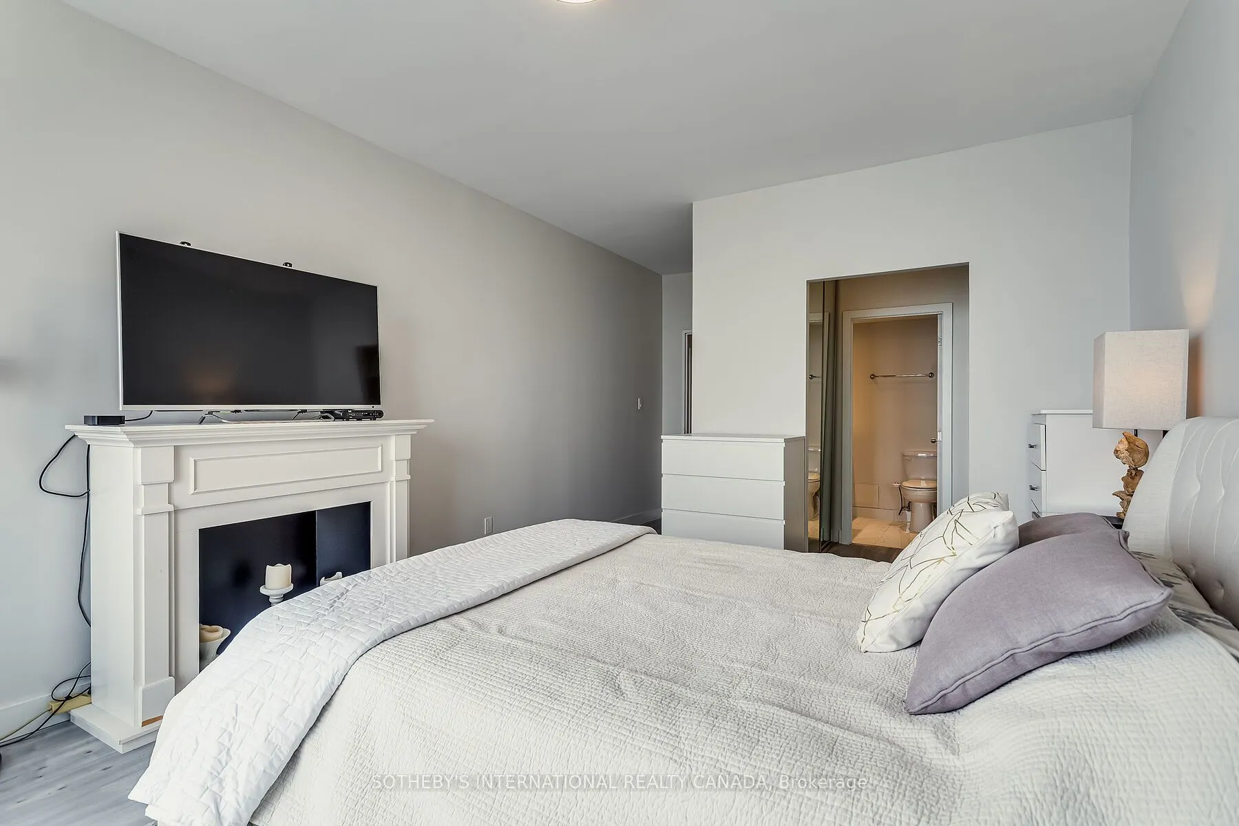33 Harbour Square, #3408