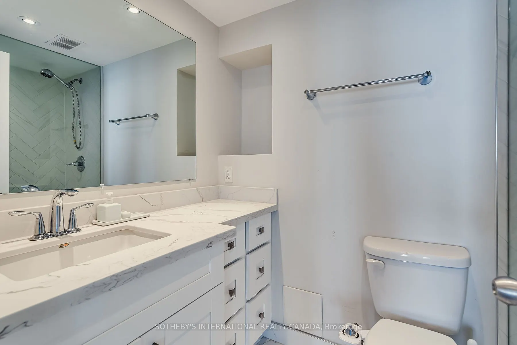 33 Harbour Square, #3408