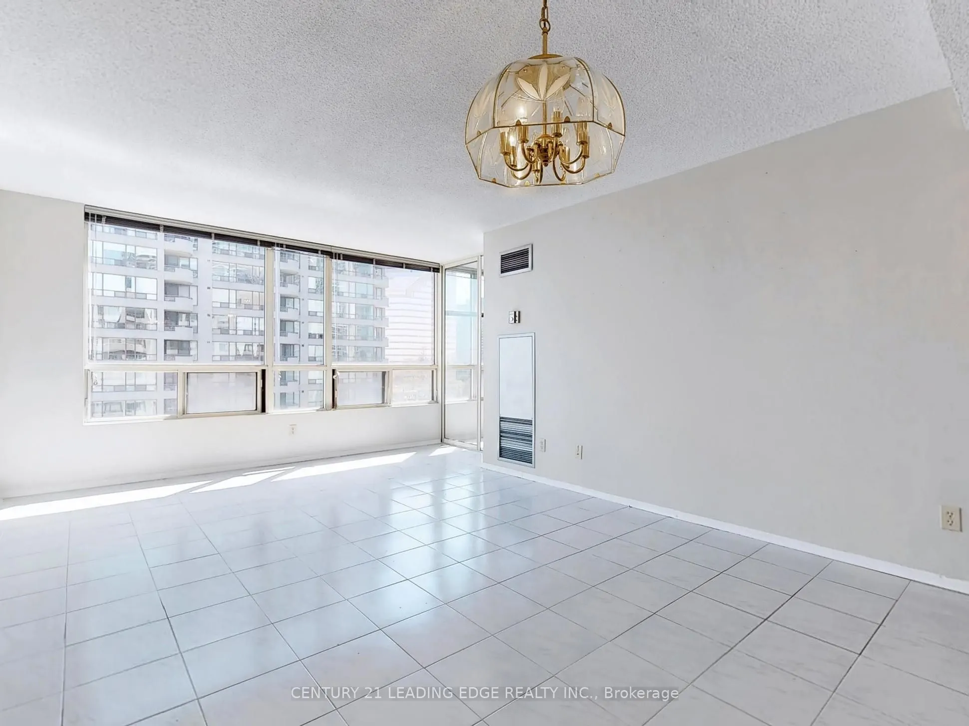 5785 Yonge Street, #PH404