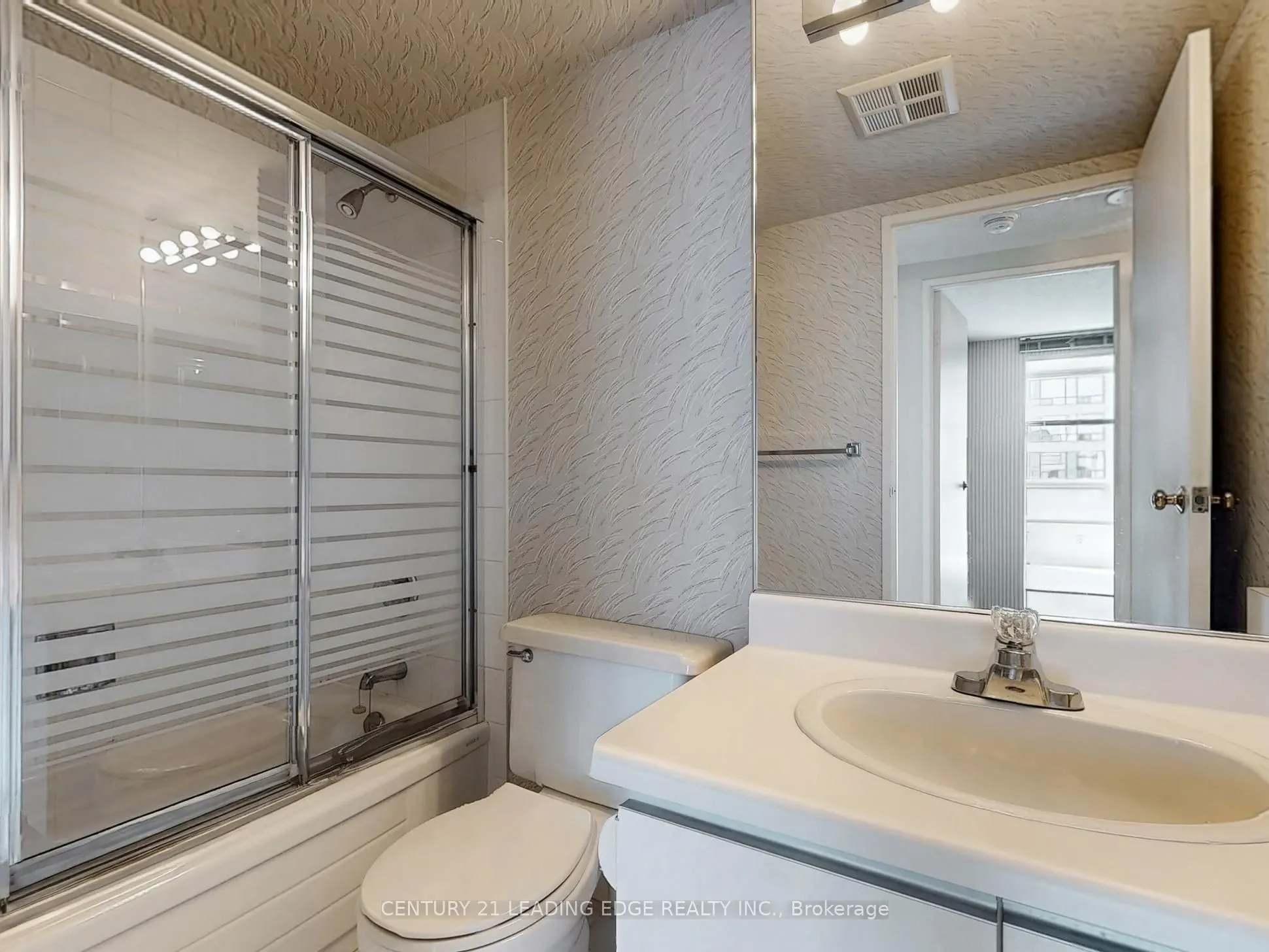 5785 Yonge Street, #PH404