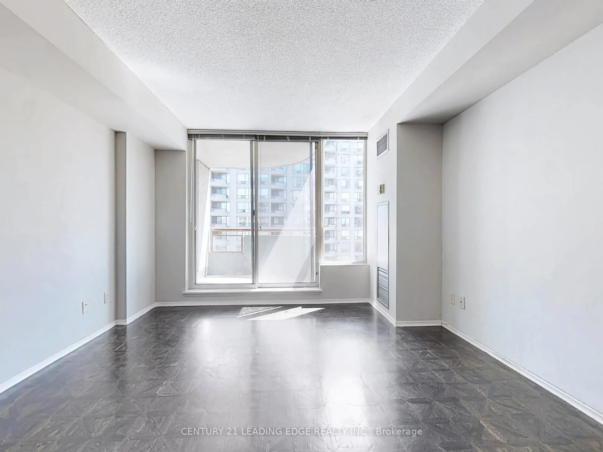 5785 Yonge Street, #PH404